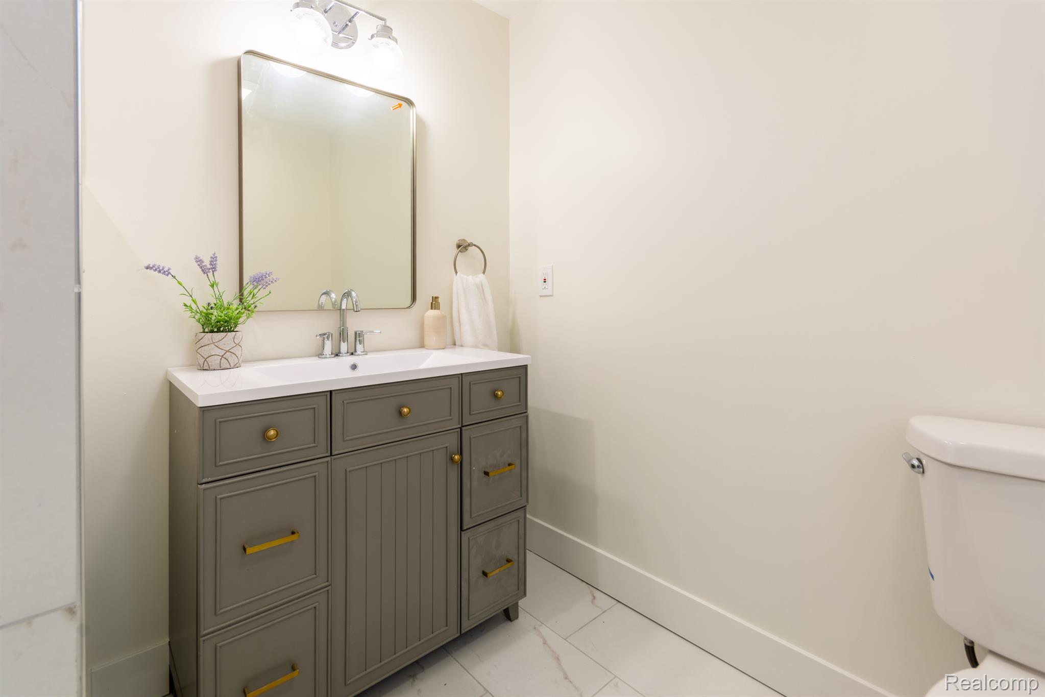 4086 WHITEBIRCH Drive