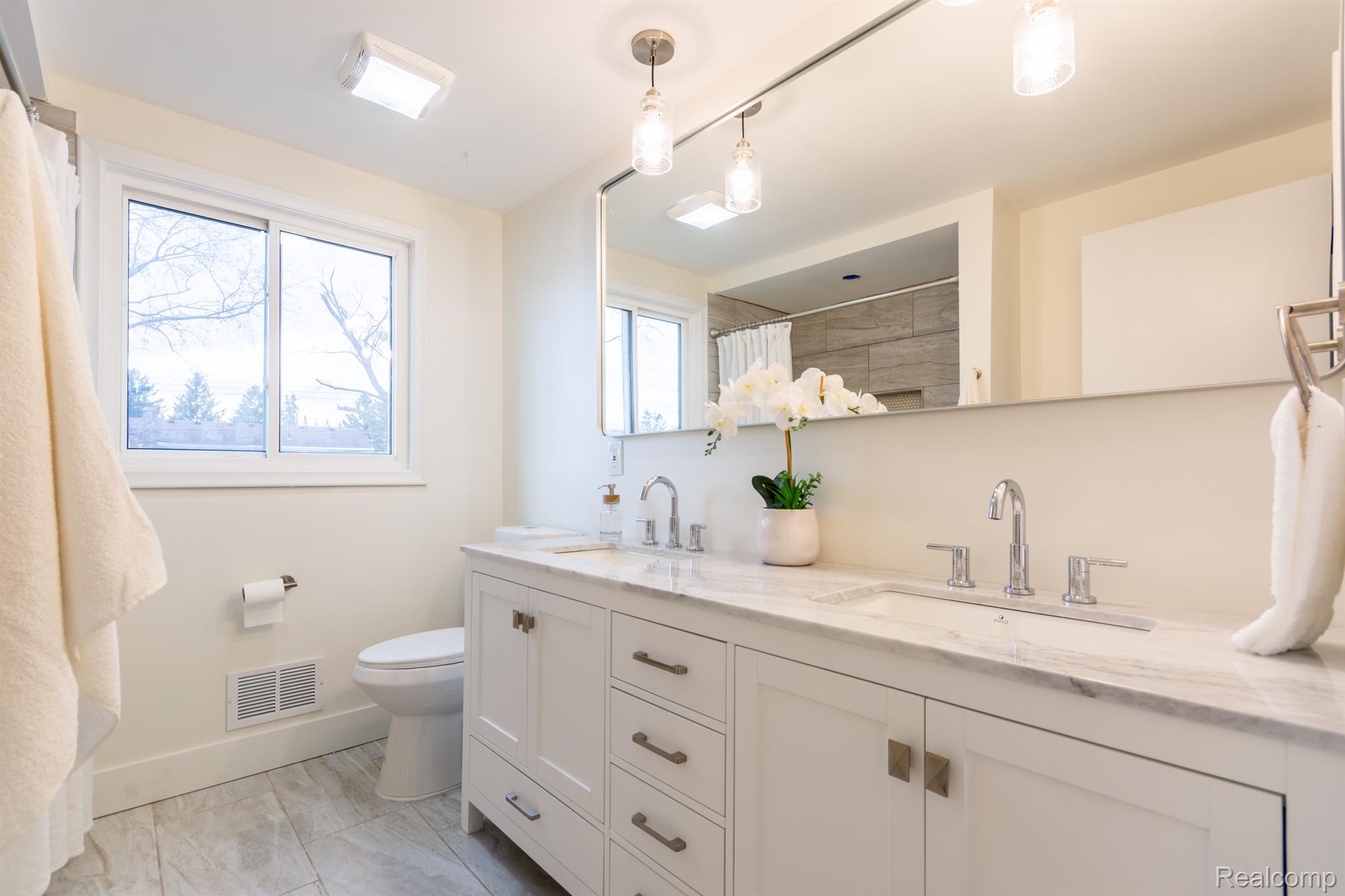 4086 WHITEBIRCH Drive