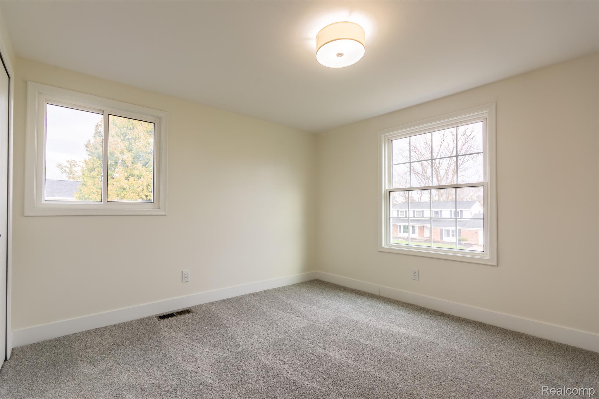 4086 WHITEBIRCH Drive