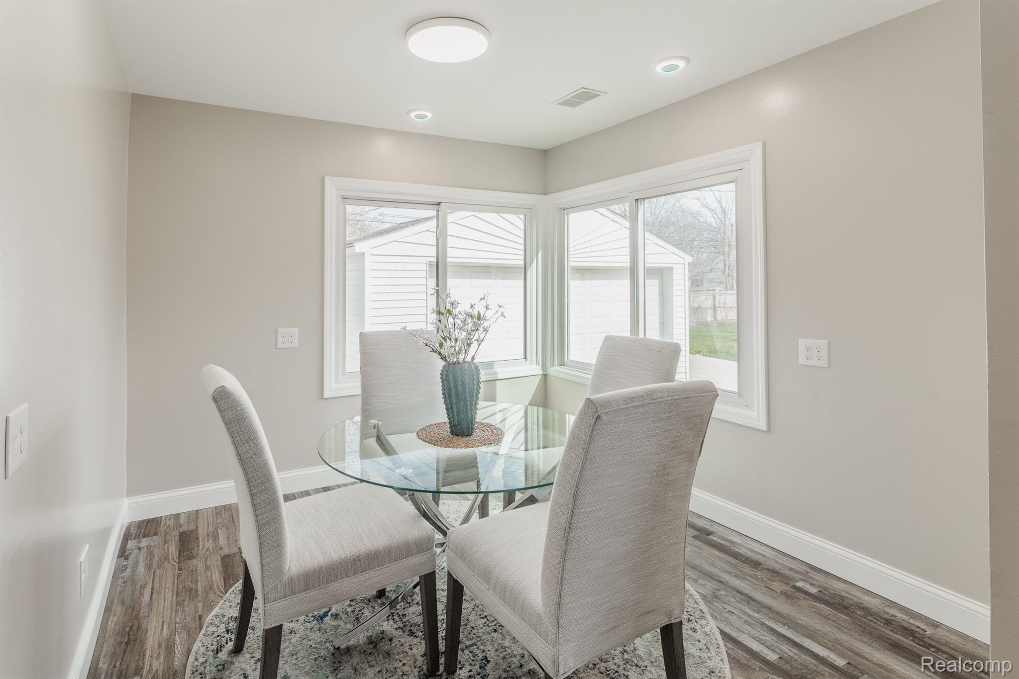 27328 HAMPDEN Street