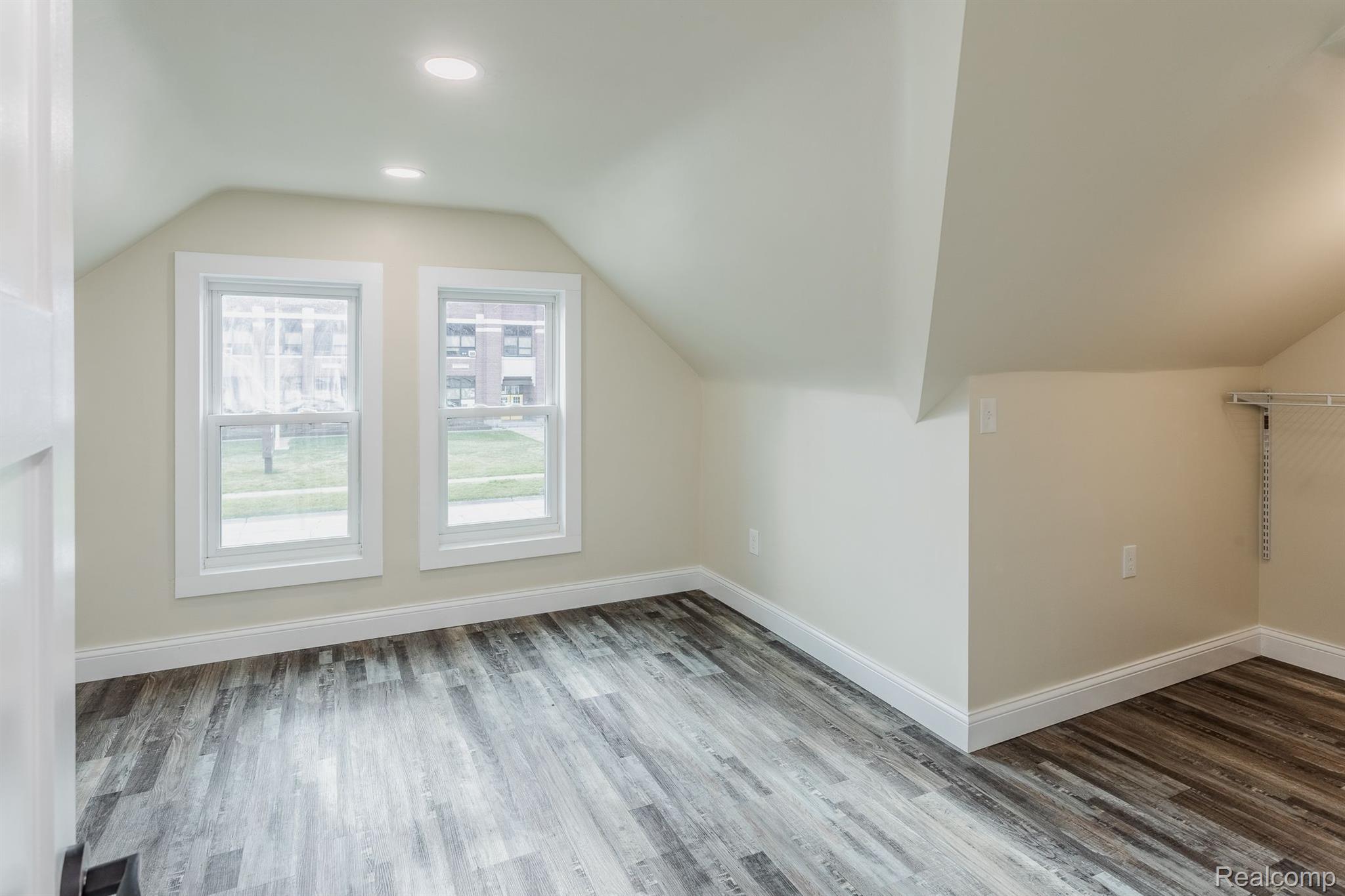 27328 HAMPDEN Street