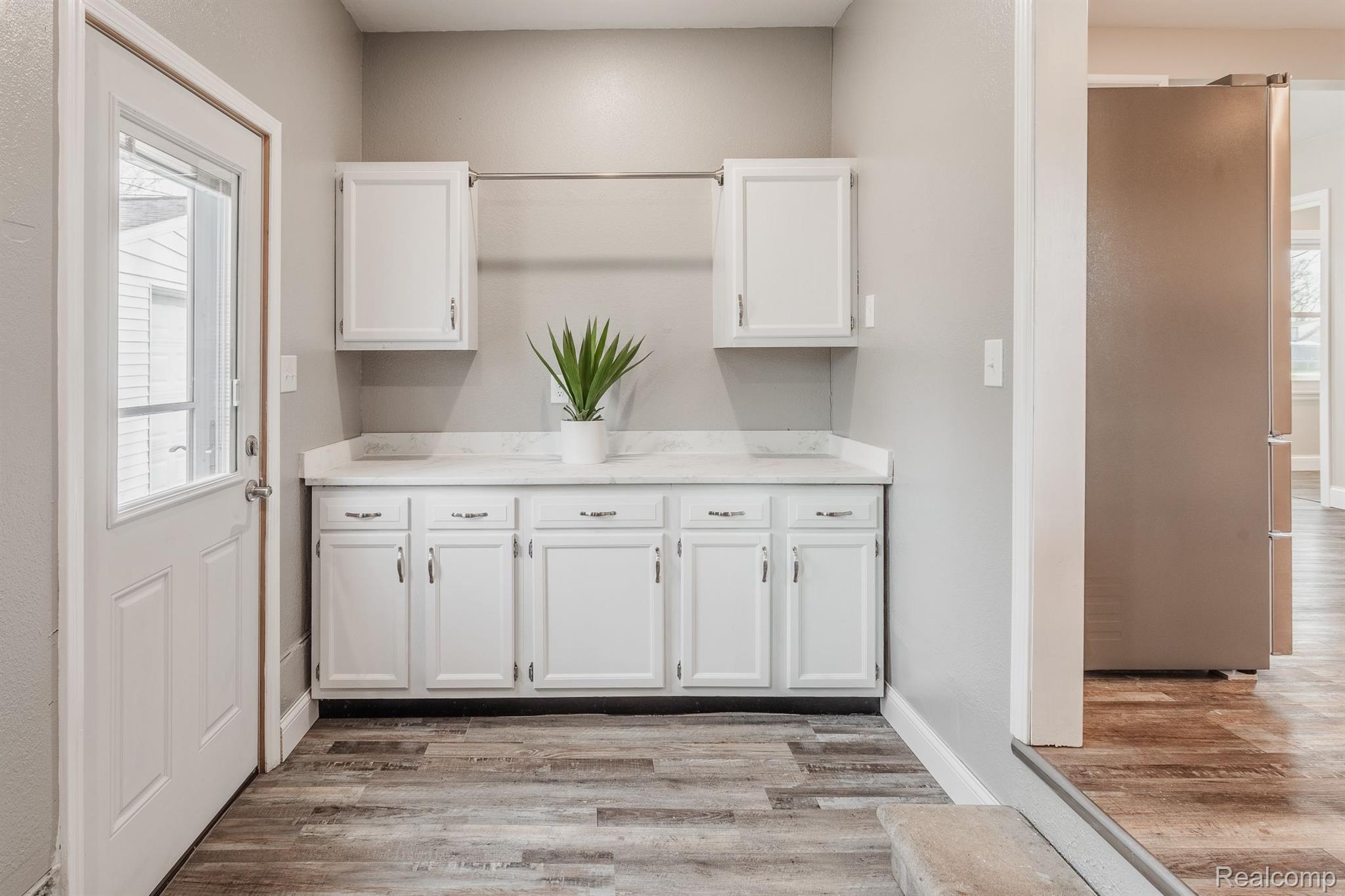 27328 HAMPDEN Street