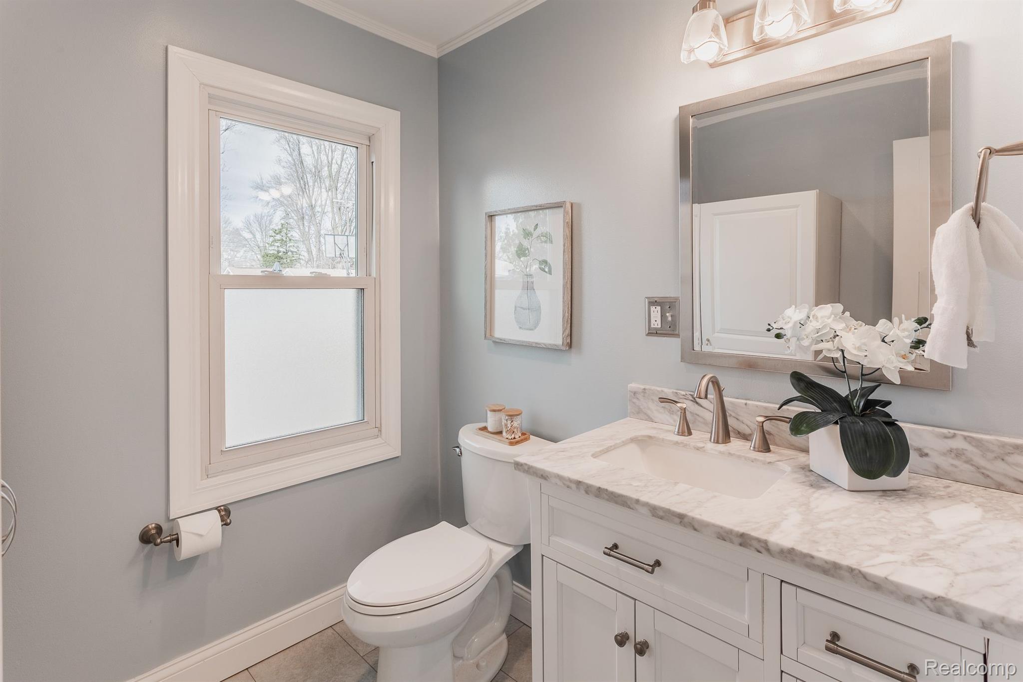 27328 HAMPDEN Street