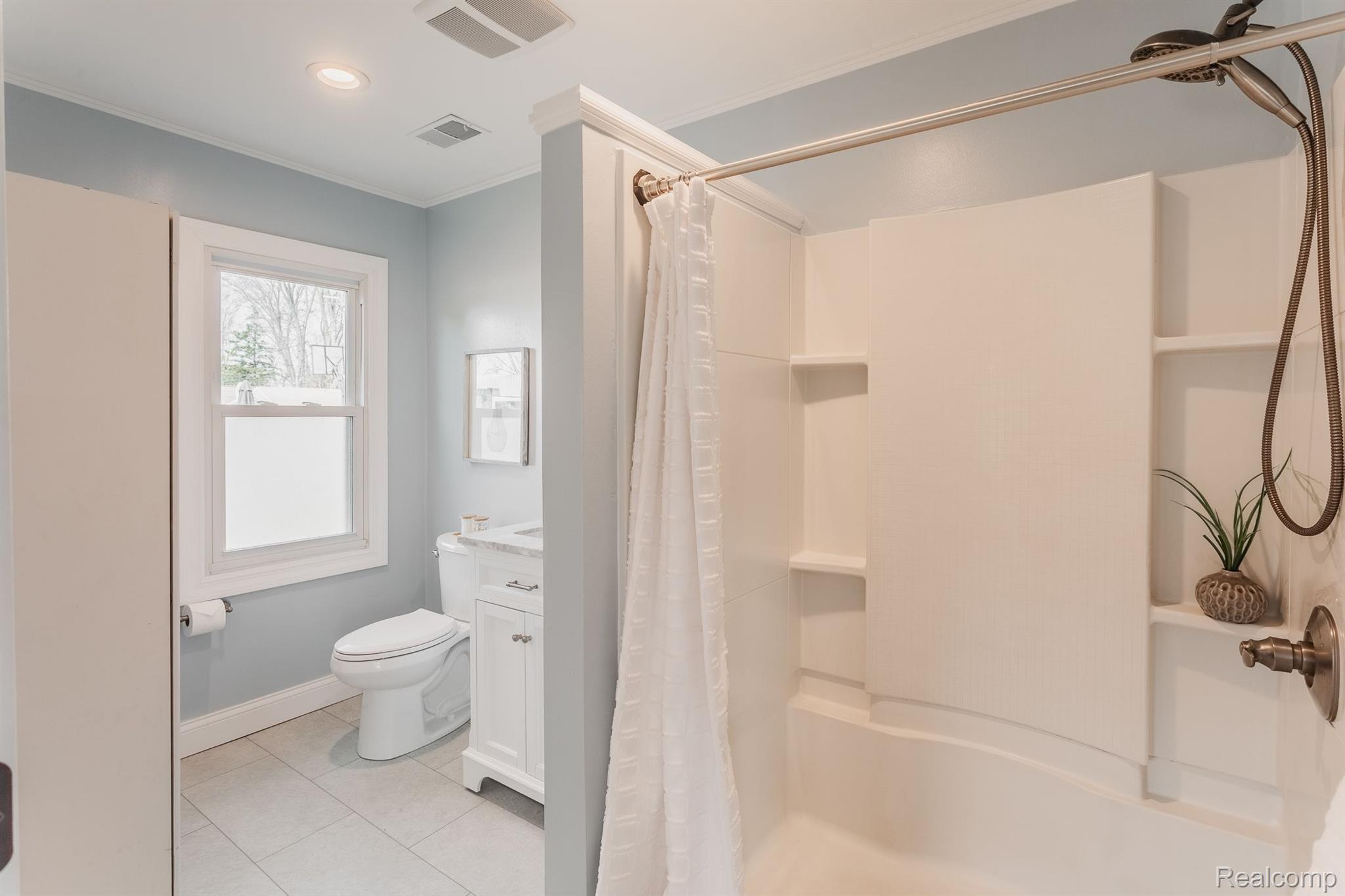 27328 HAMPDEN Street