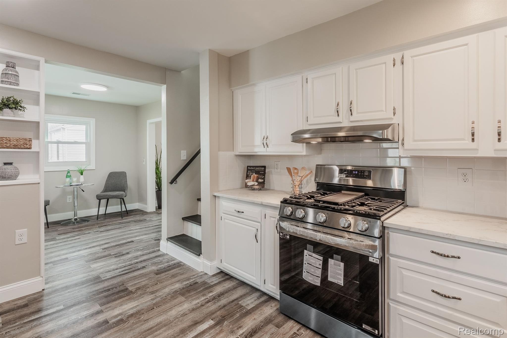 27328 HAMPDEN Street