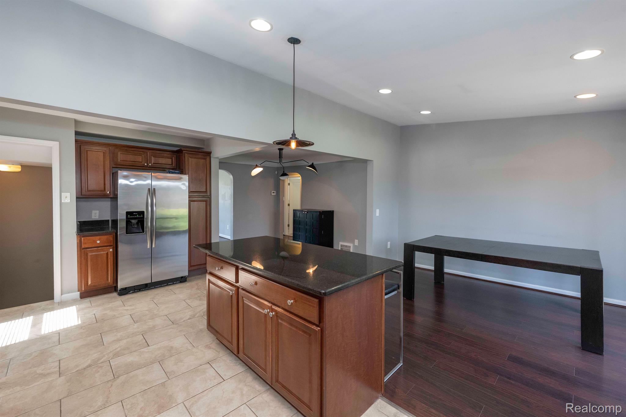 3012 GRIFFITH Avenue