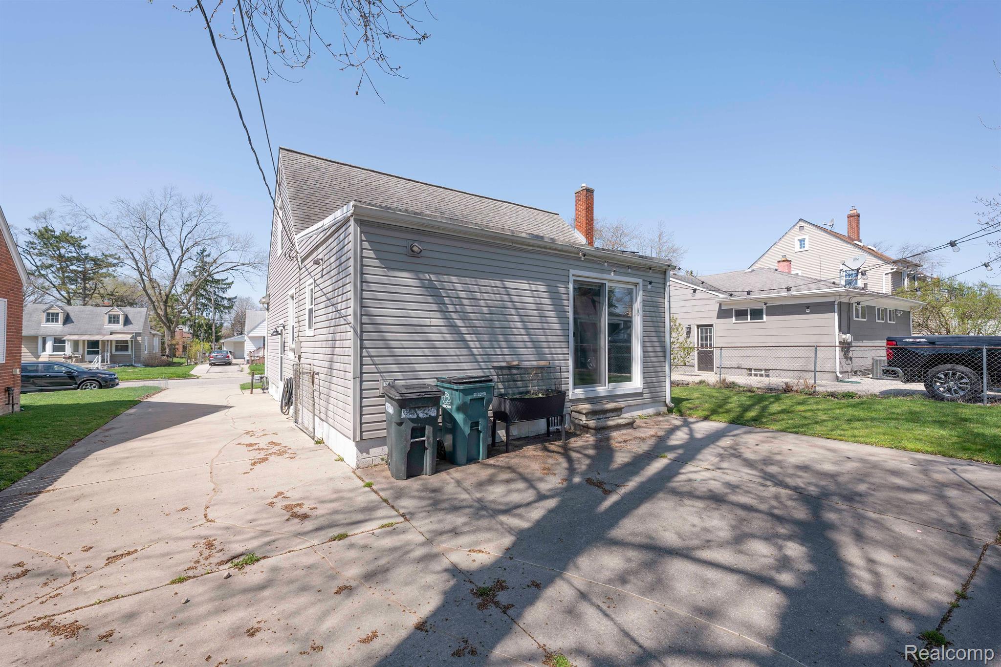 3012 GRIFFITH Avenue