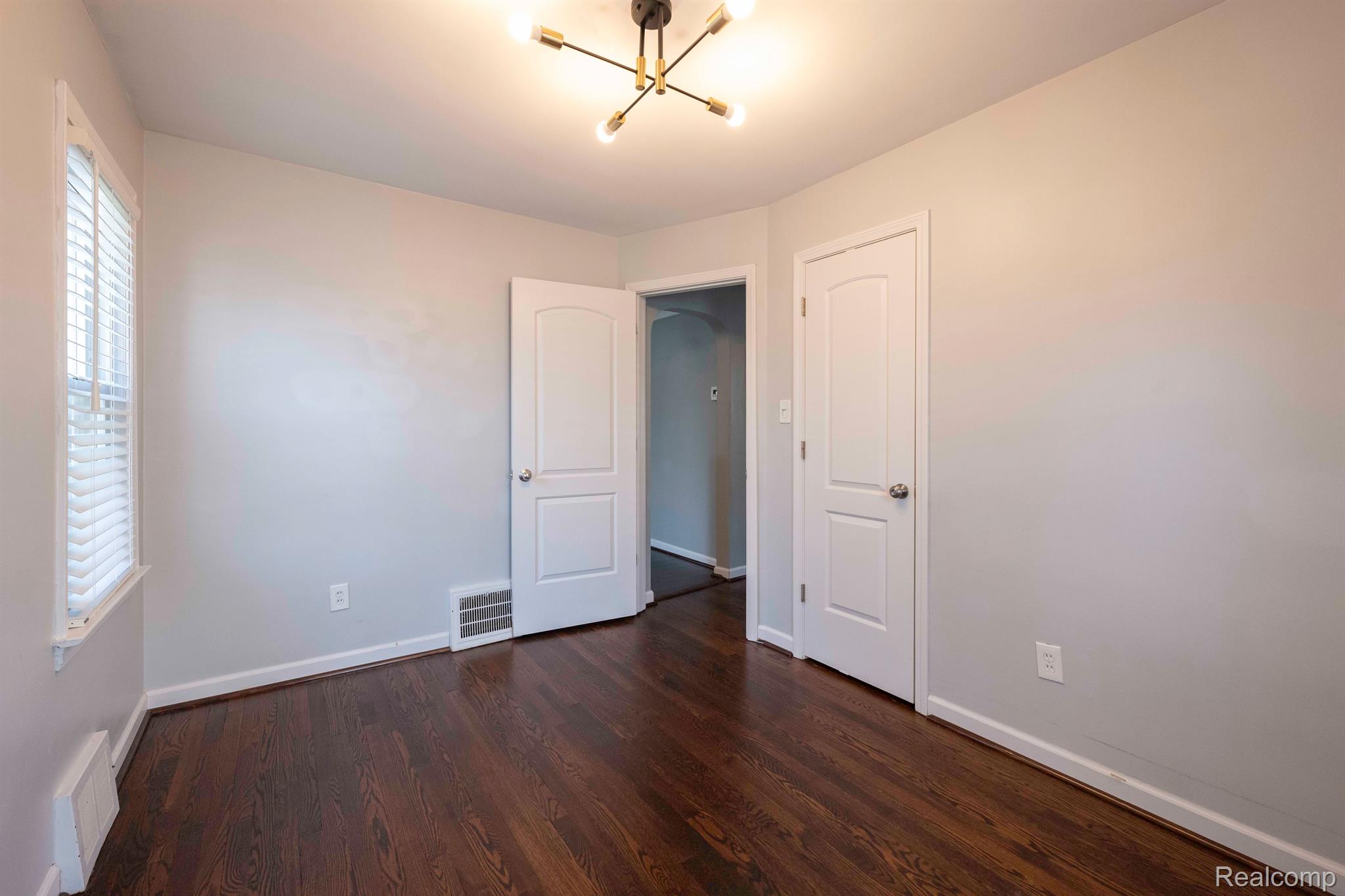 3012 GRIFFITH Avenue