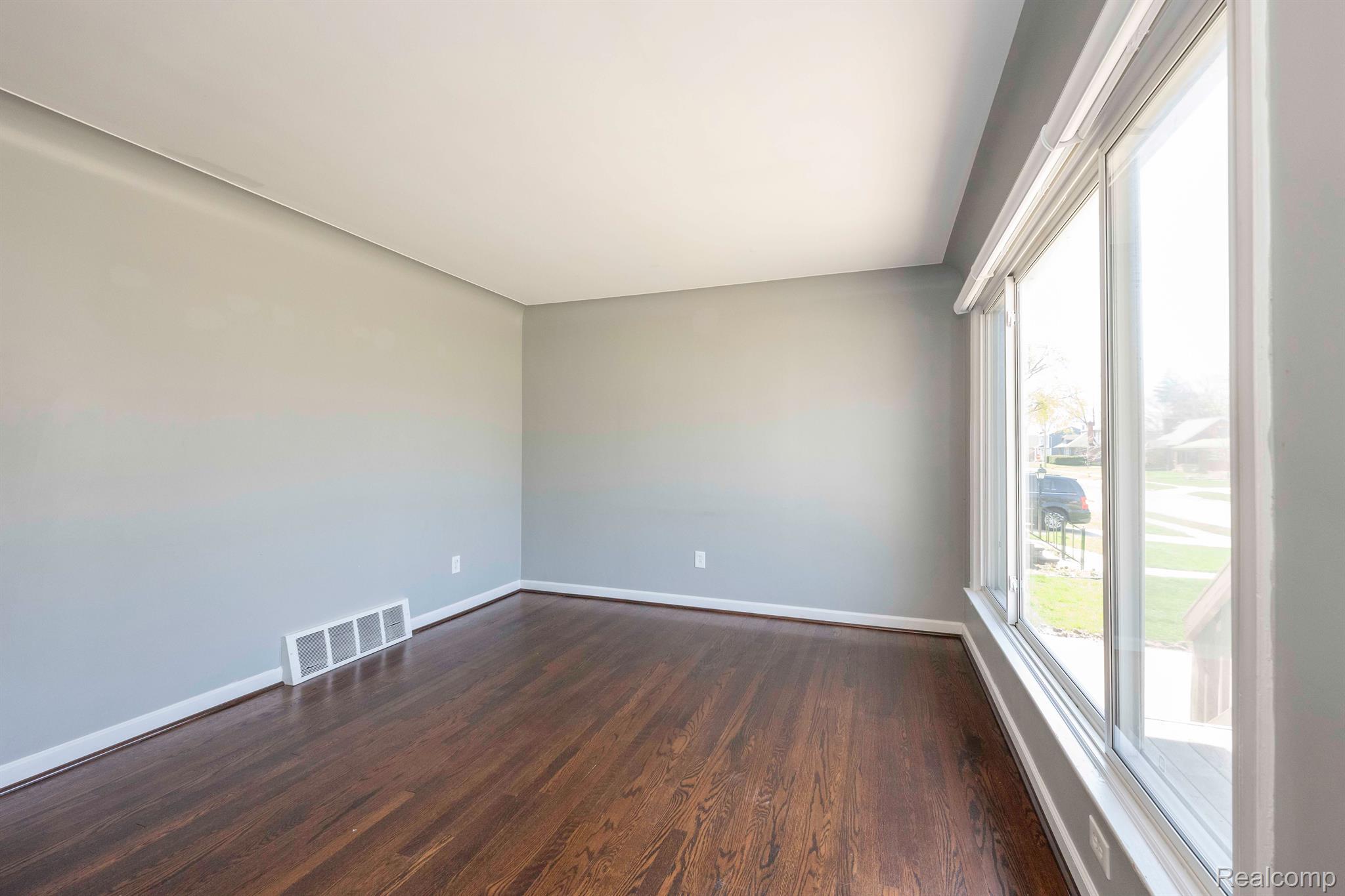 3012 GRIFFITH Avenue