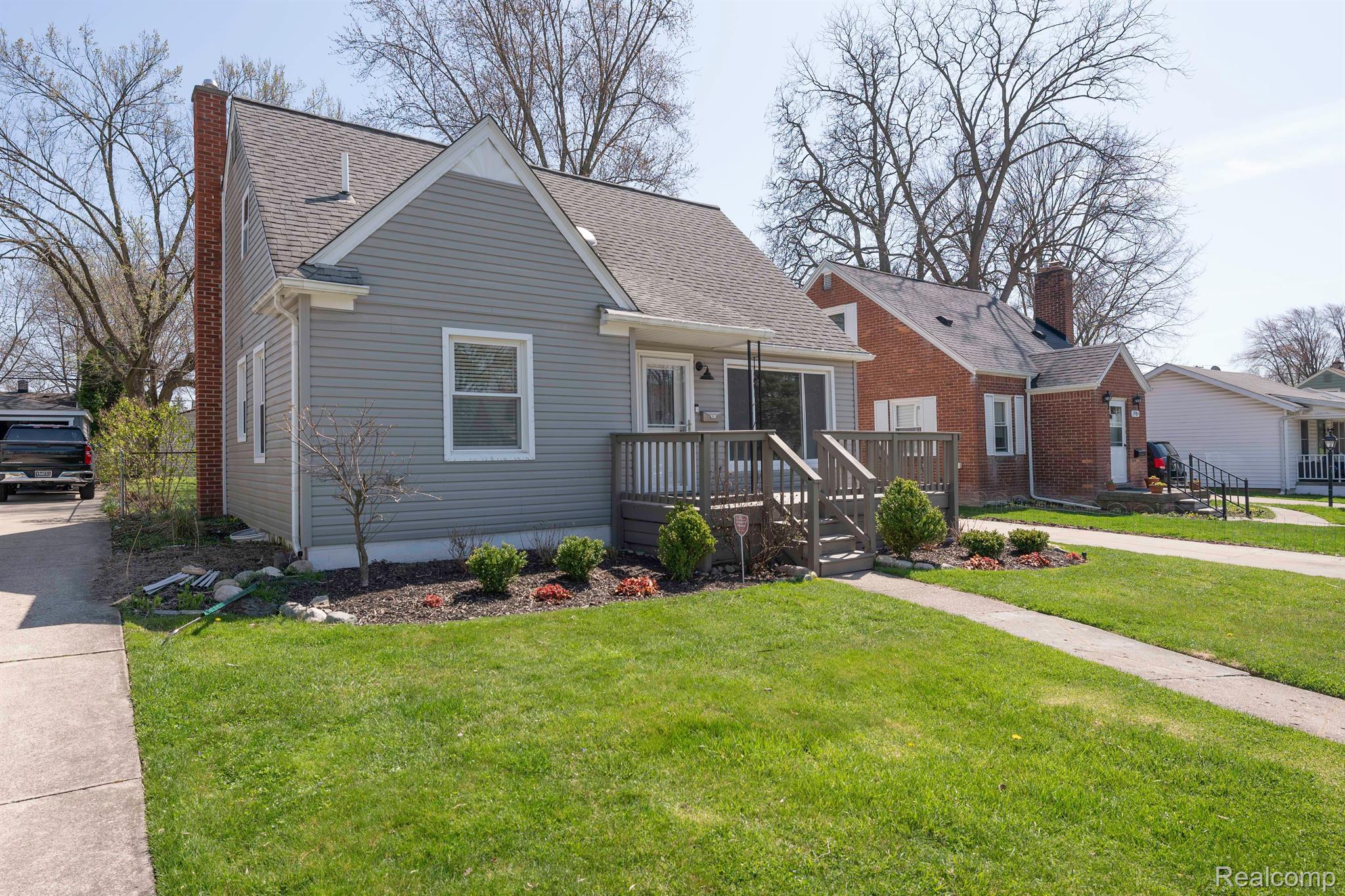 3012 GRIFFITH Avenue