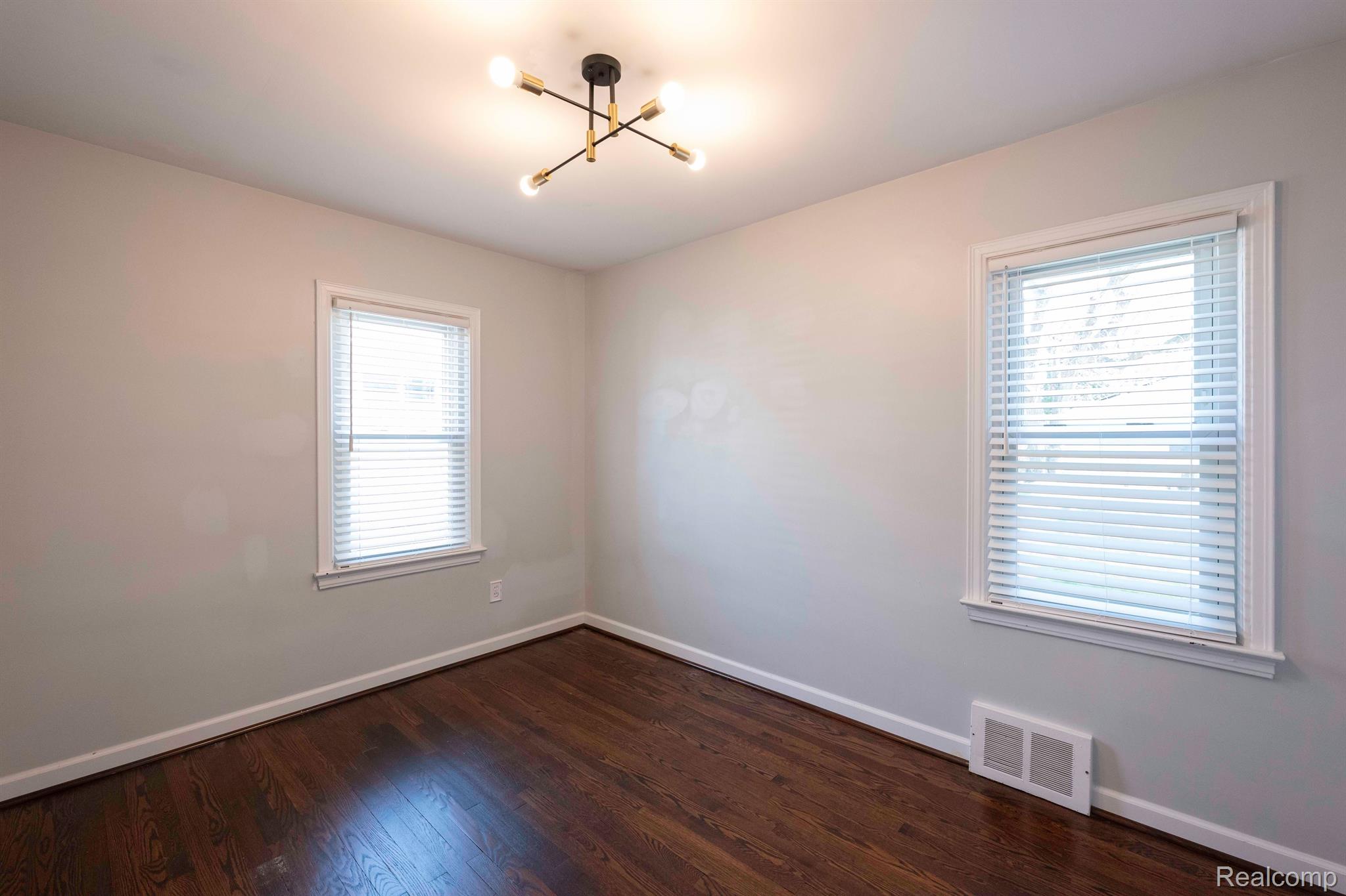 3012 GRIFFITH Avenue