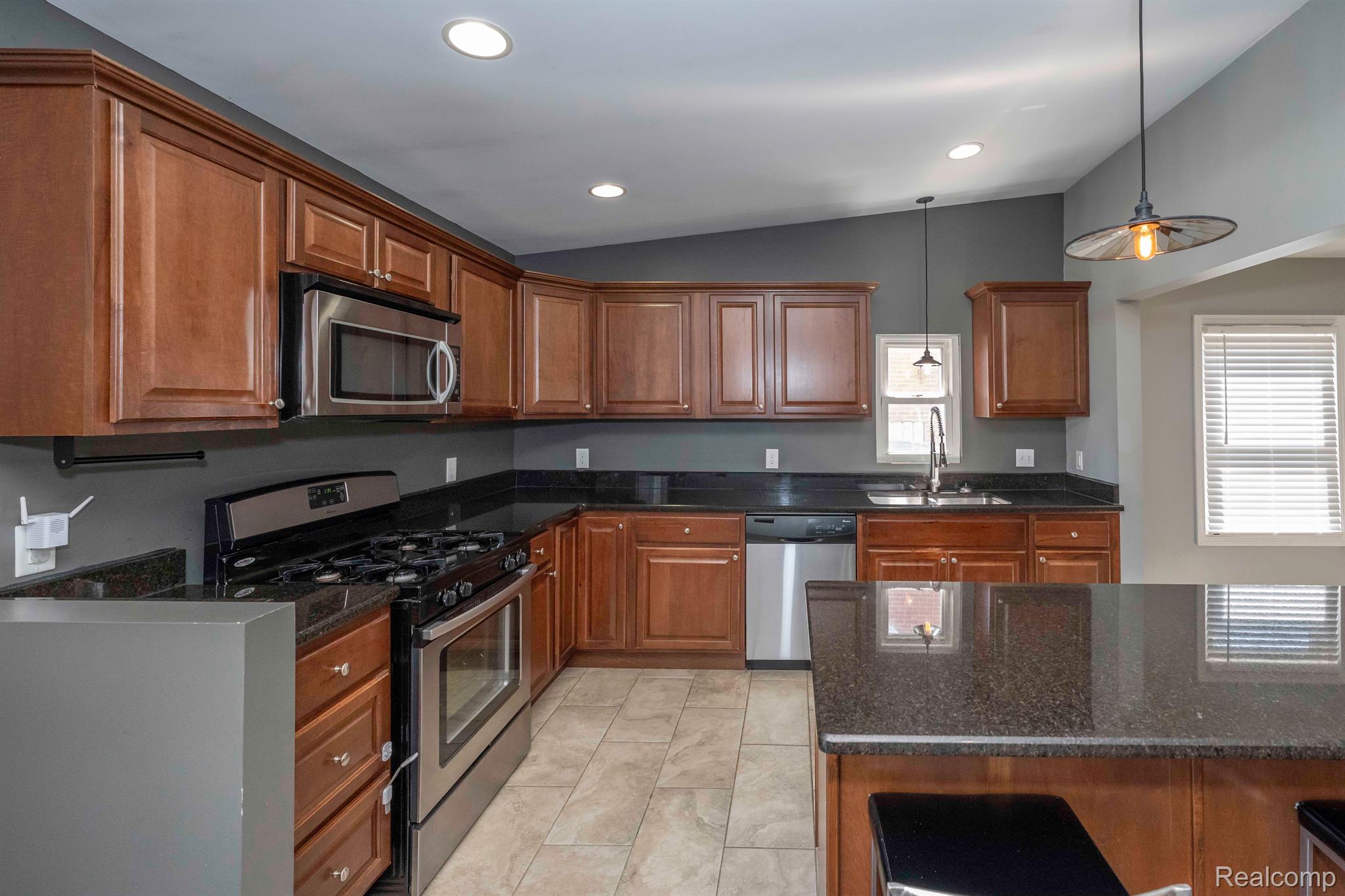 3012 GRIFFITH Avenue