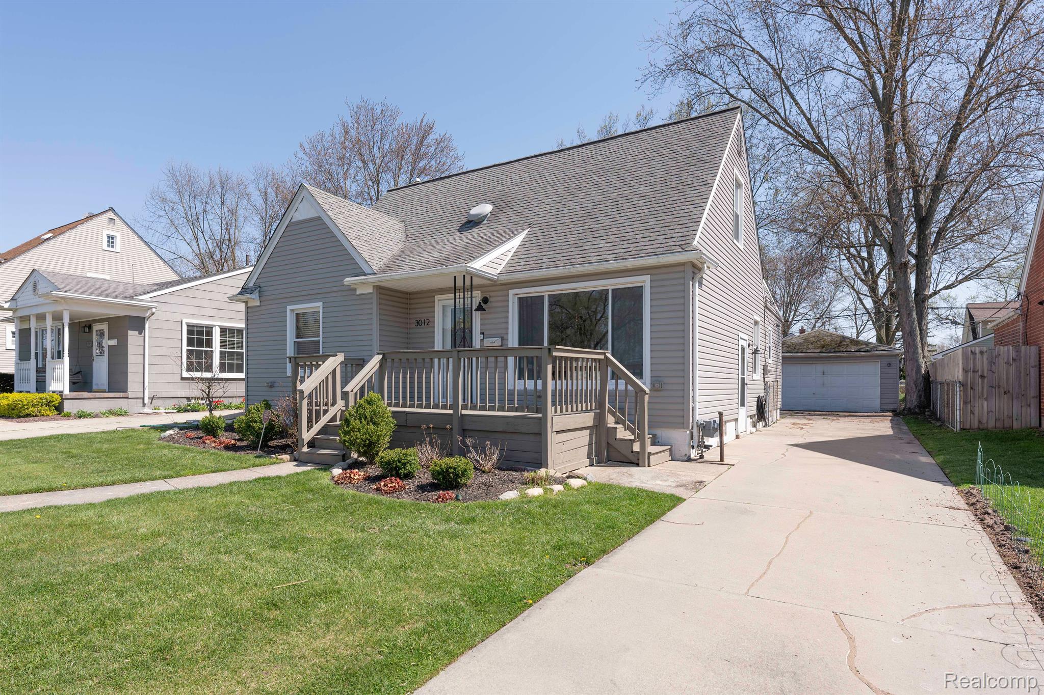 3012 GRIFFITH Avenue