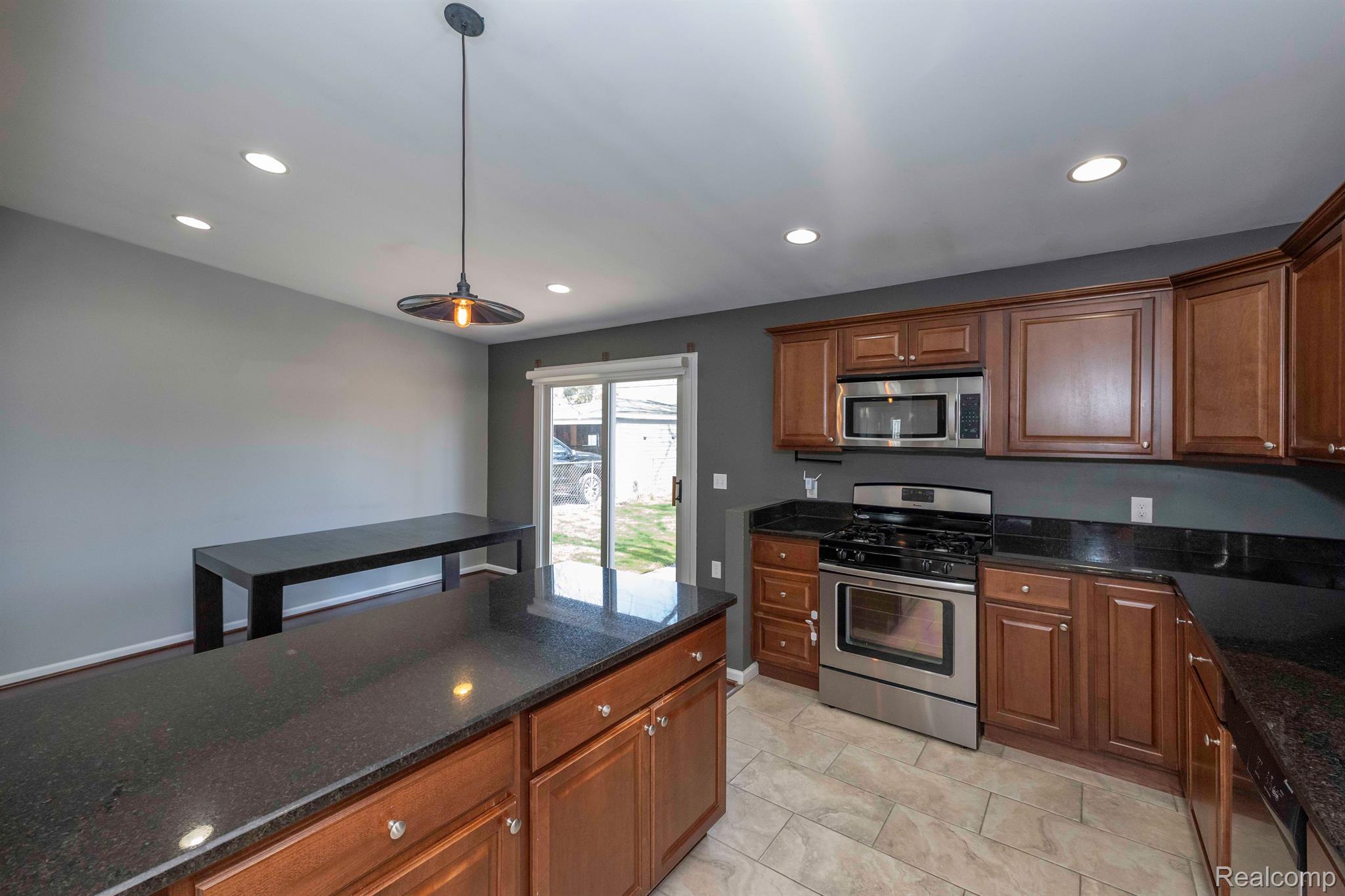 3012 GRIFFITH Avenue