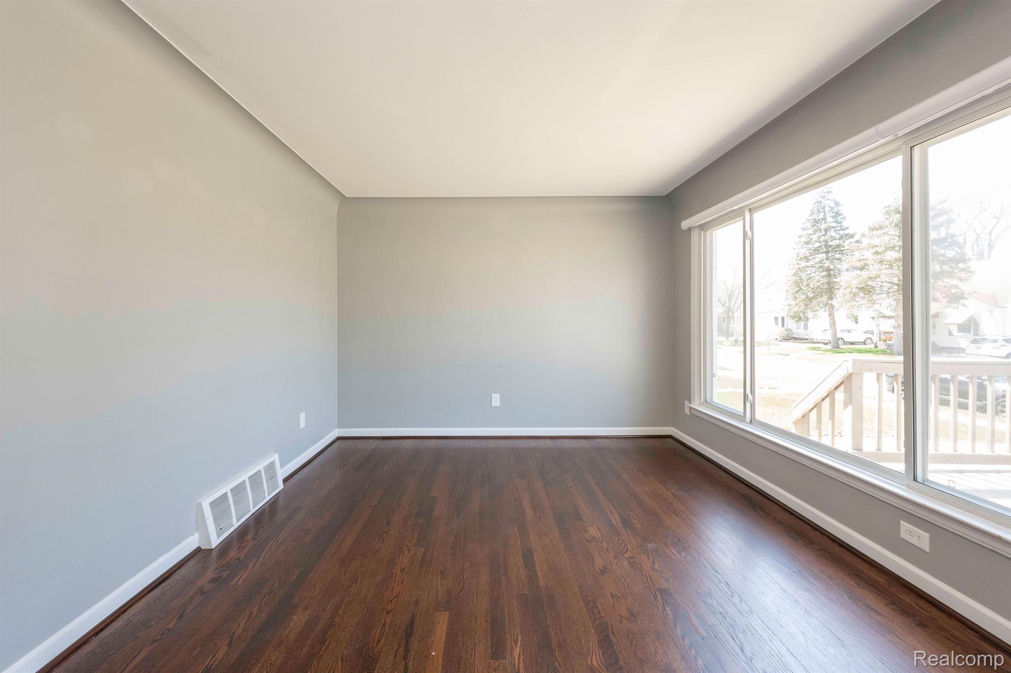 3012 GRIFFITH Avenue