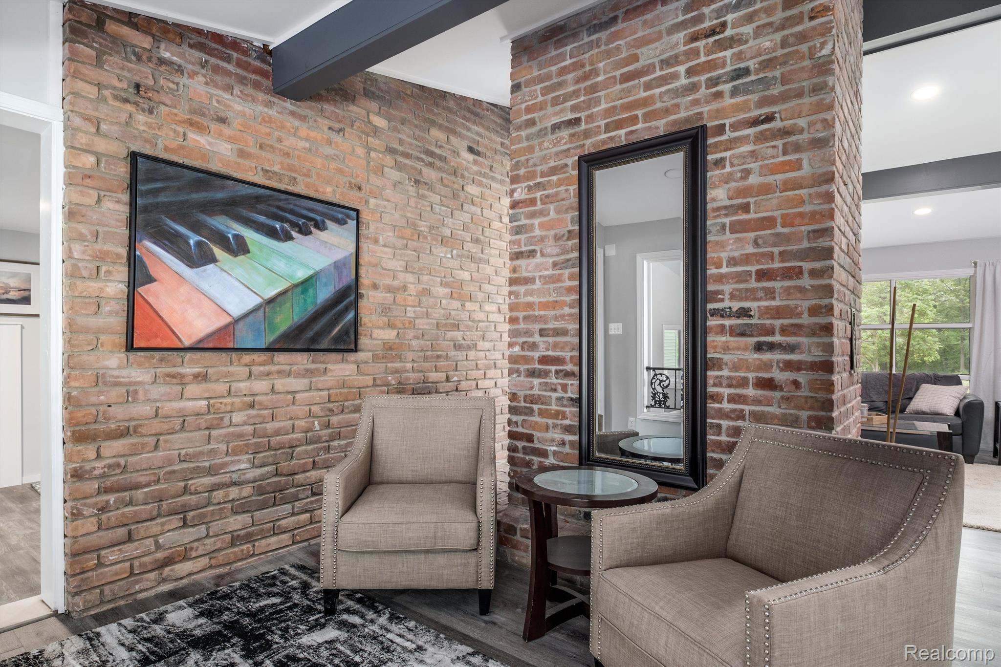 1765 E PREDMORE Road