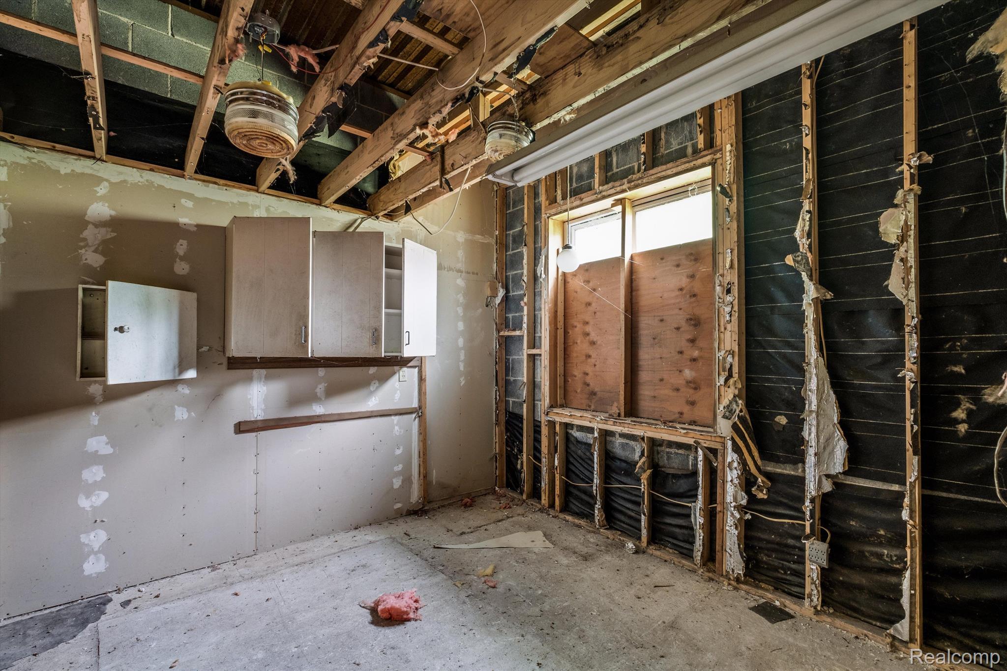 1765 E PREDMORE Road