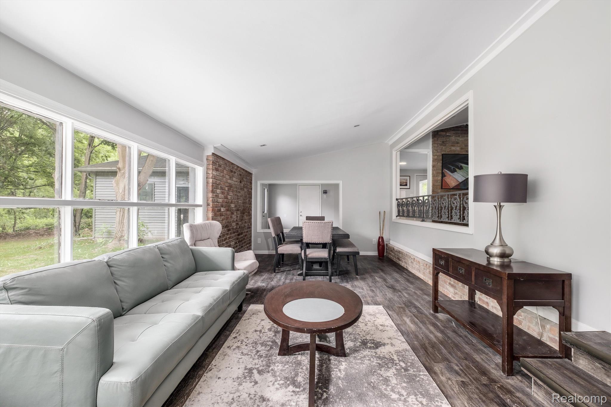 1765 E PREDMORE Road