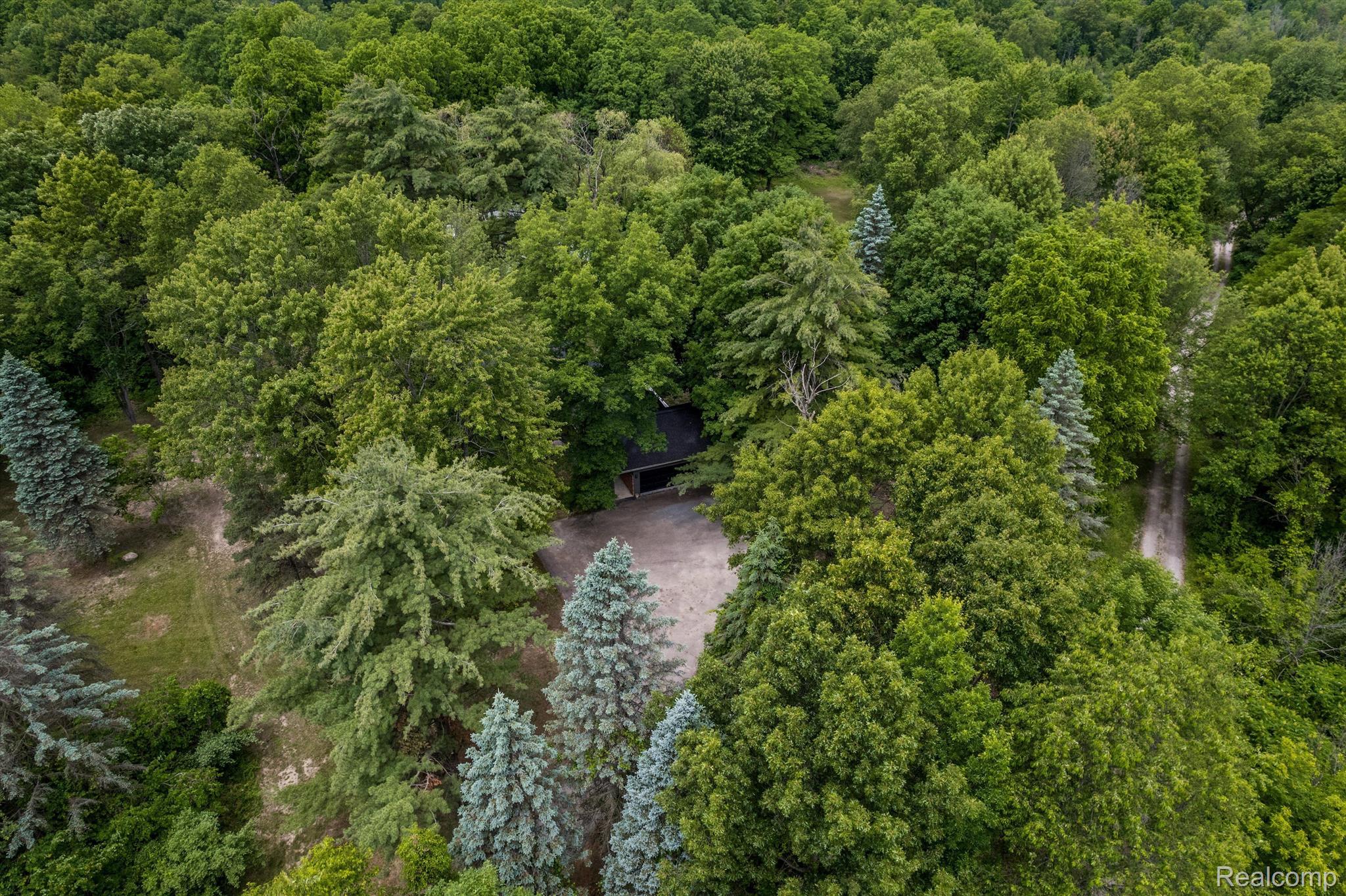 1765 E PREDMORE Road