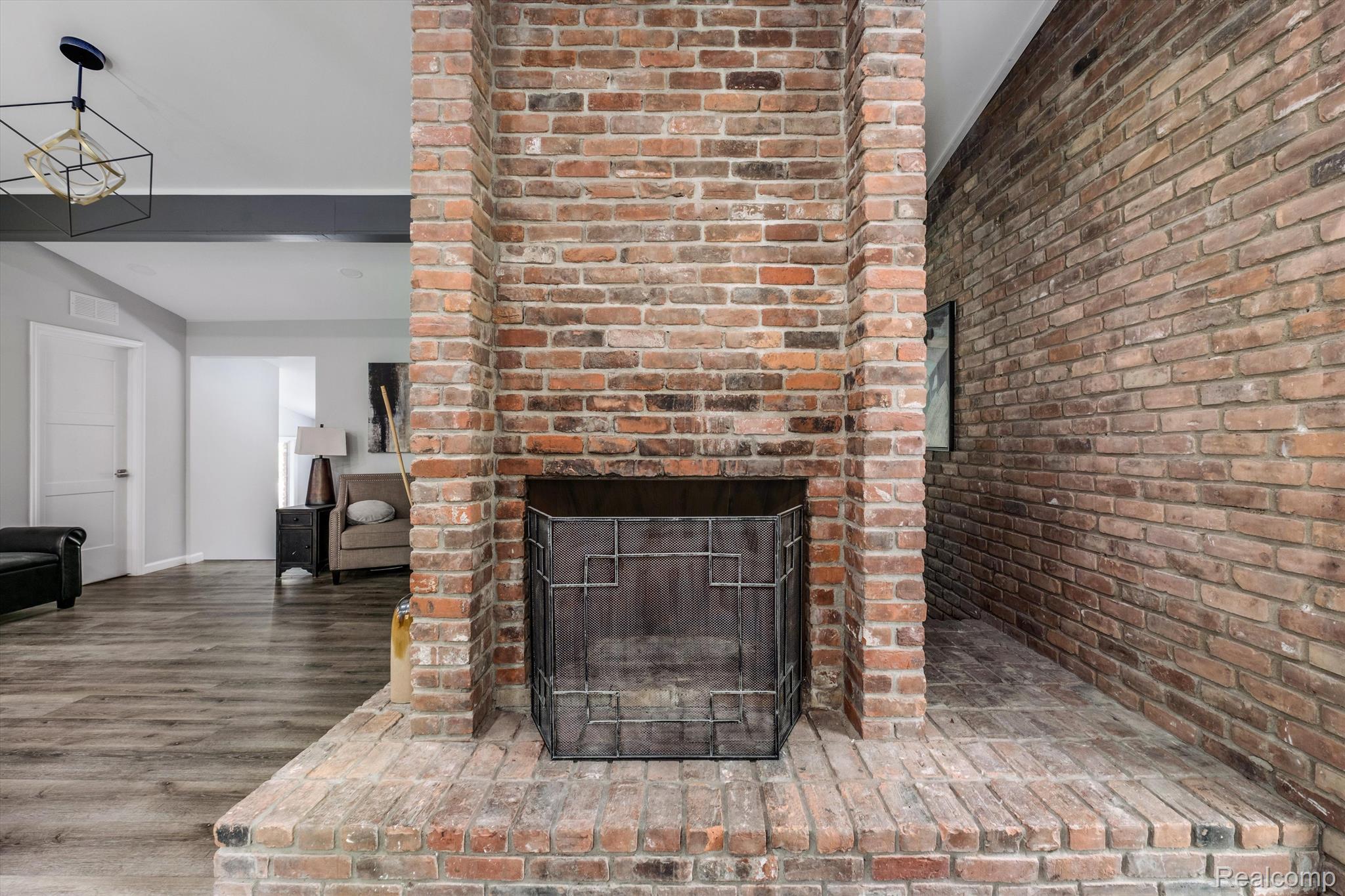 1765 E PREDMORE Road