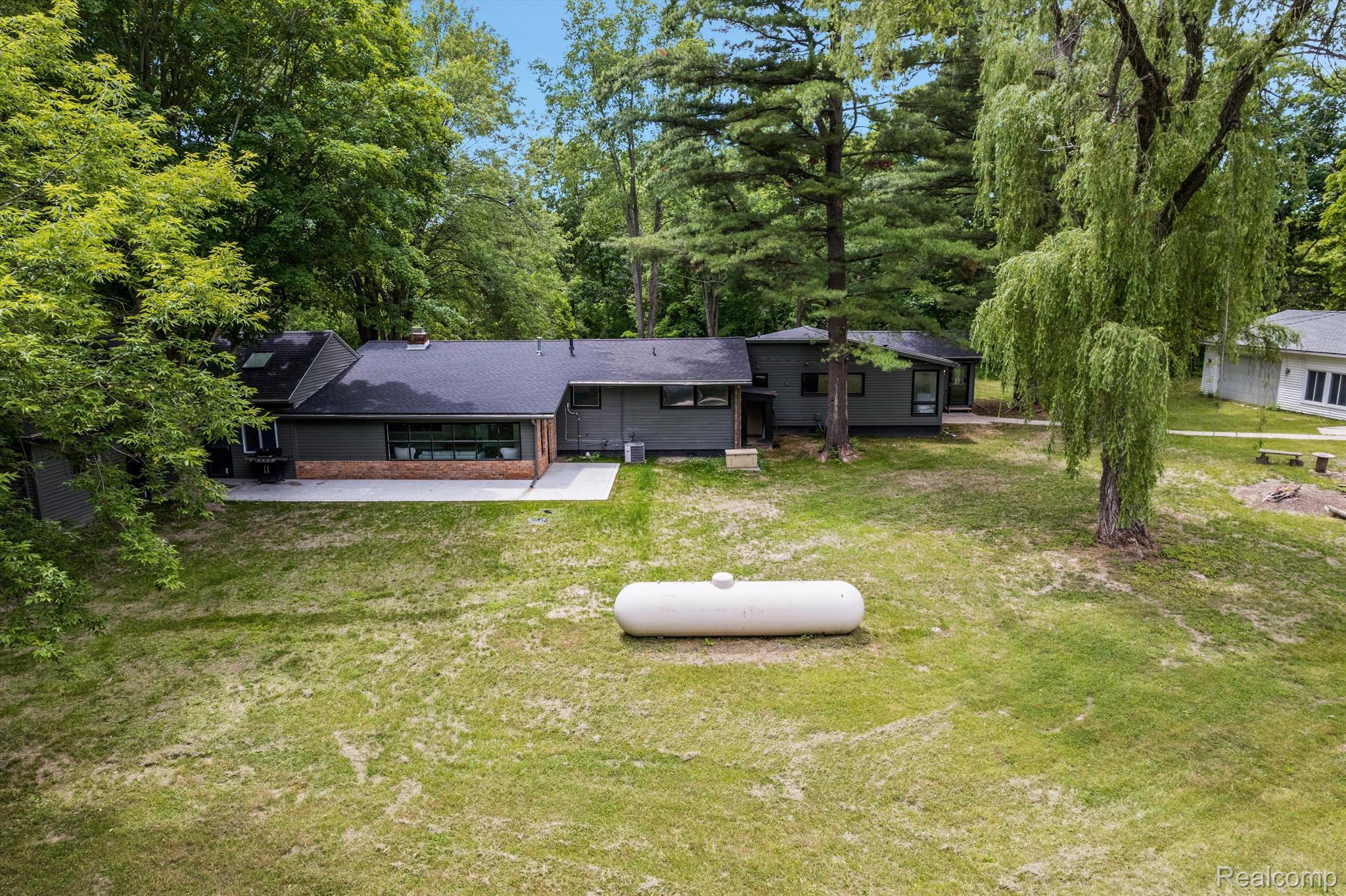 1765 E PREDMORE Road