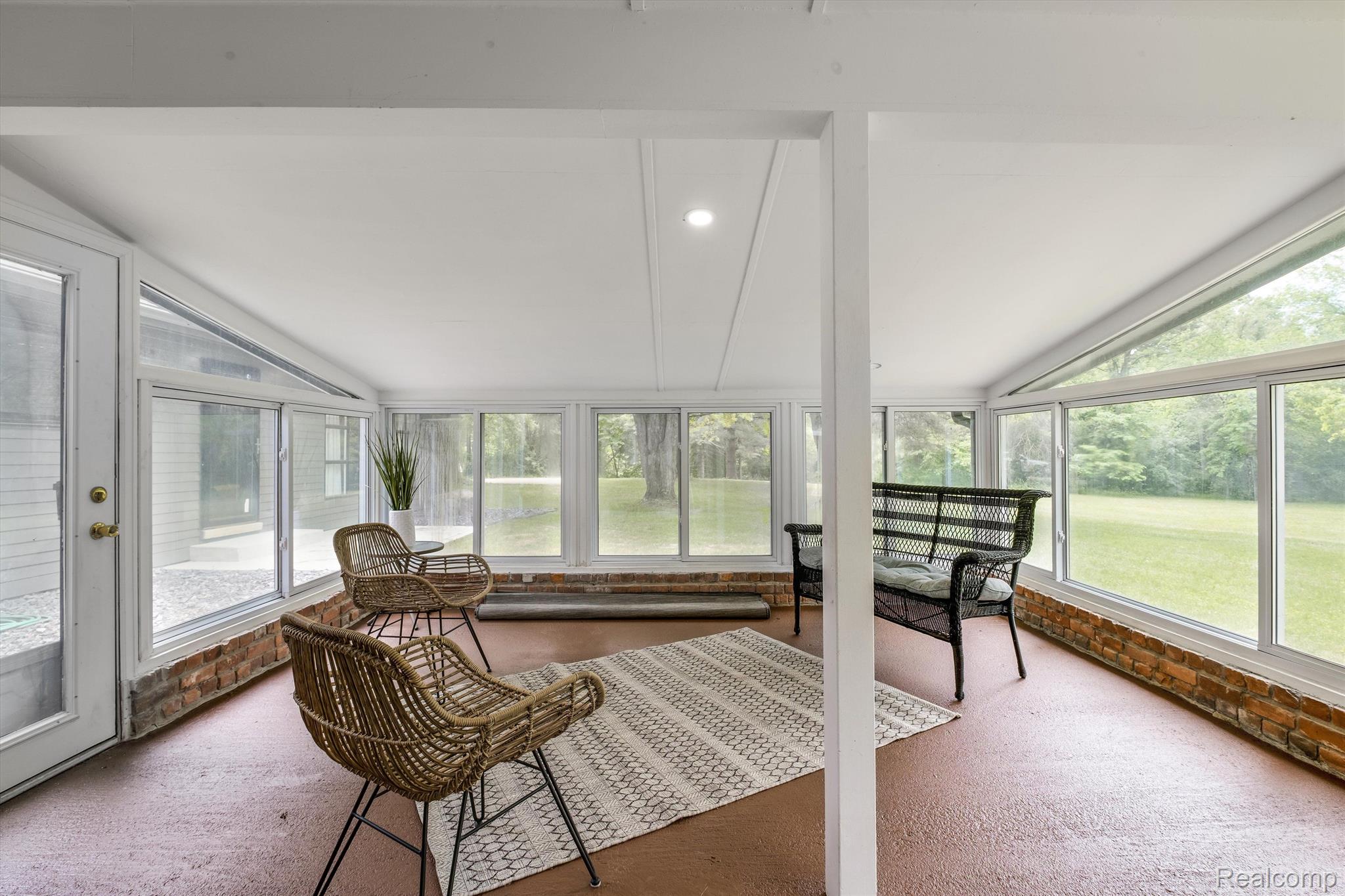 1765 E PREDMORE Road