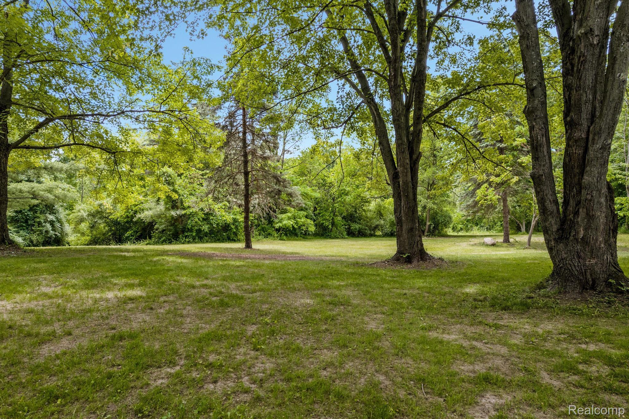 1765 E PREDMORE Road