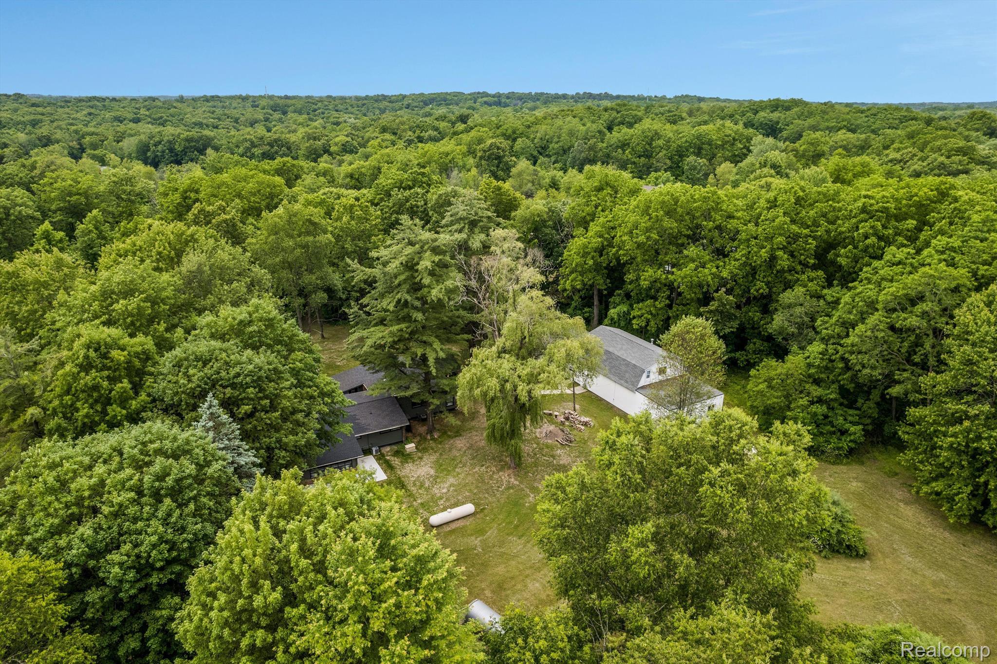 1765 E PREDMORE Road