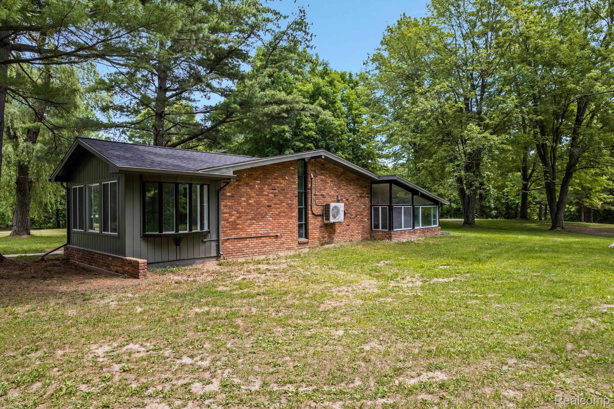 1765 E PREDMORE Road