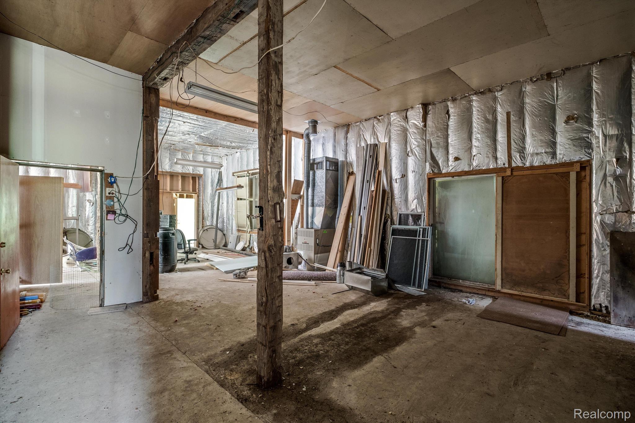 1765 E PREDMORE Road