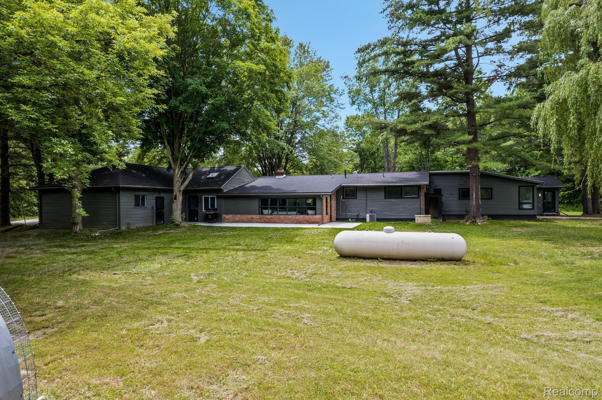 1765 E PREDMORE Road