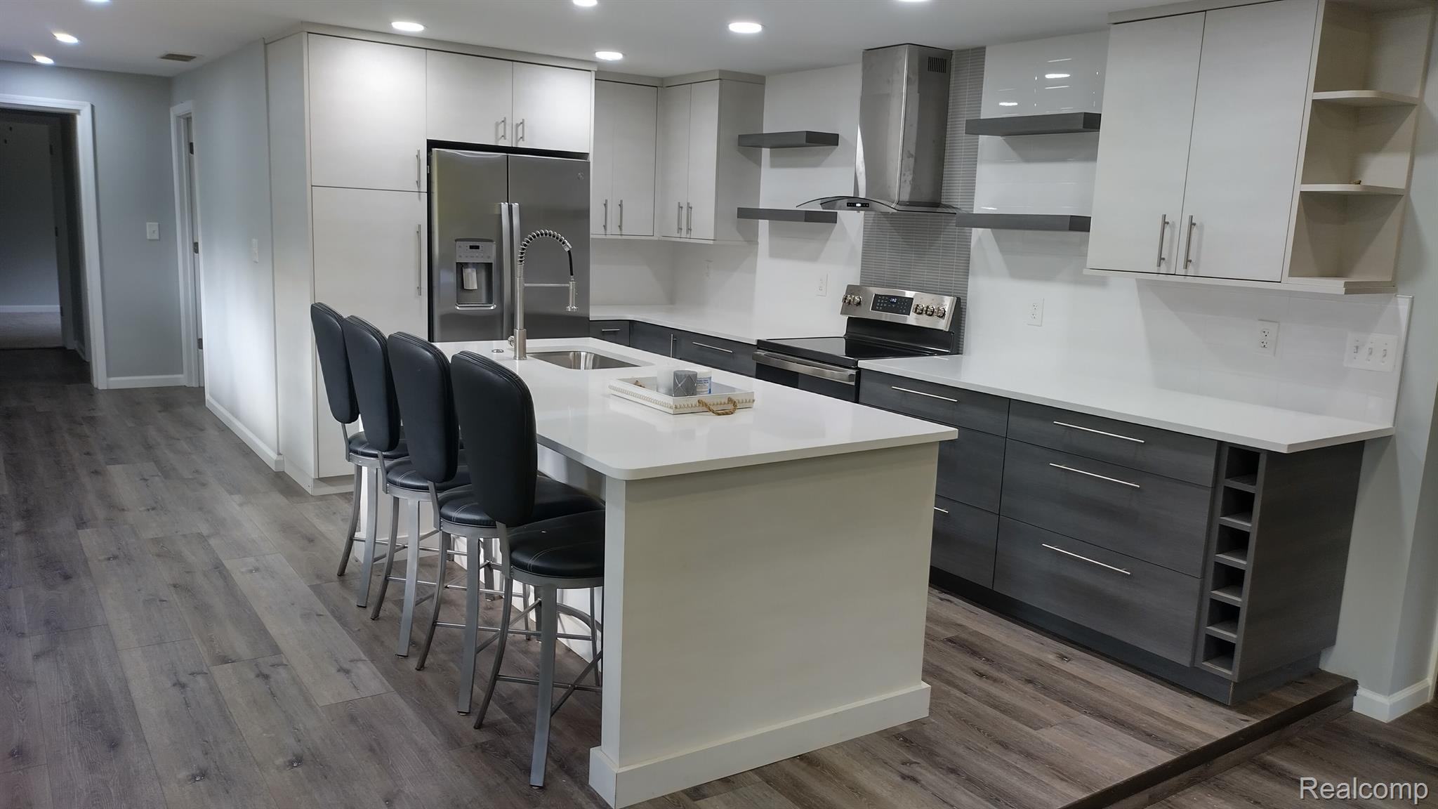 1765 E PREDMORE Road