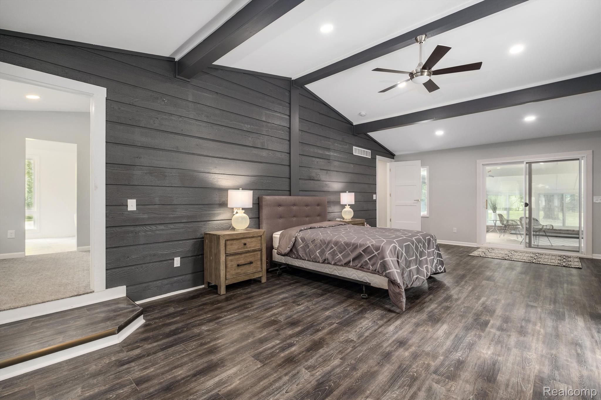 1765 E PREDMORE Road