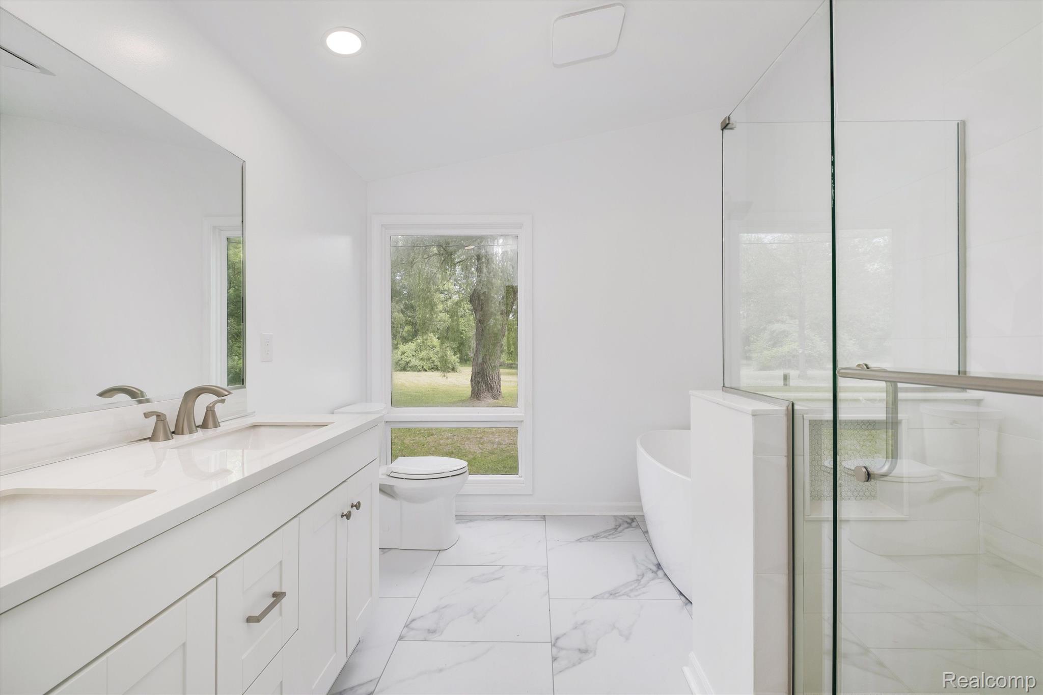 1765 E PREDMORE Road