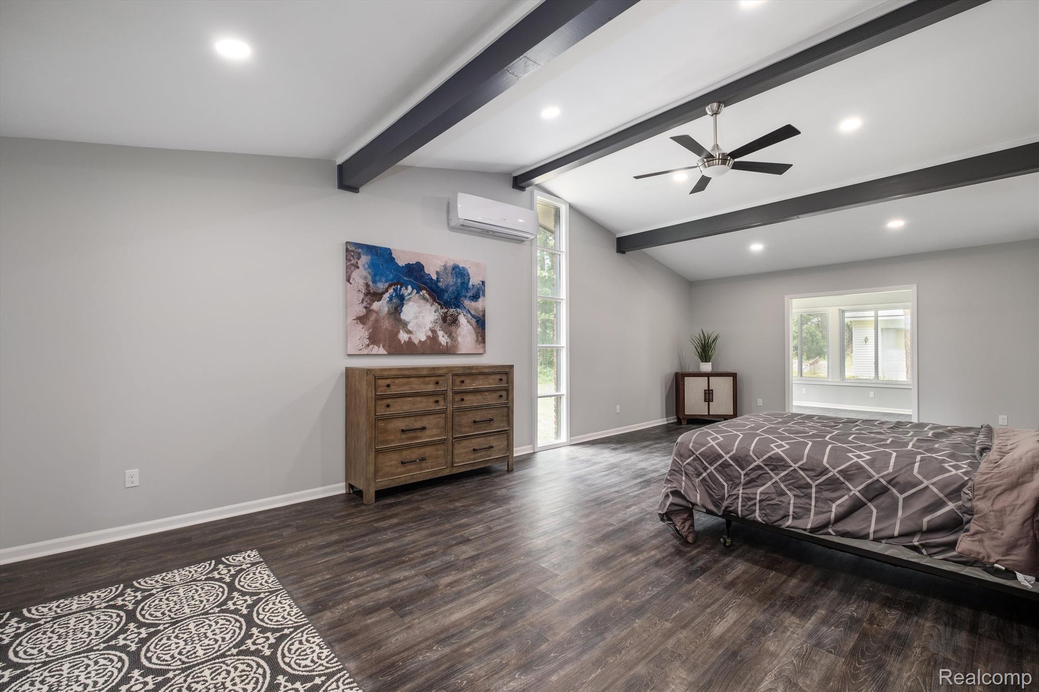 1765 E PREDMORE Road