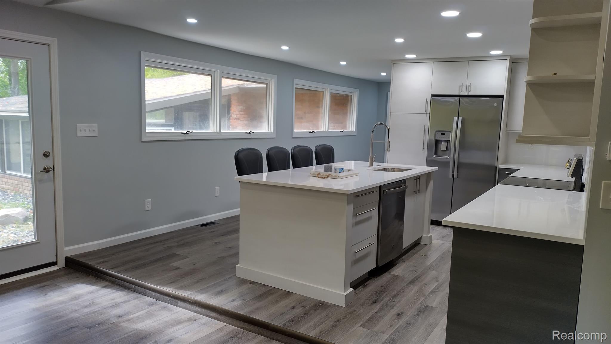 1765 E PREDMORE Road