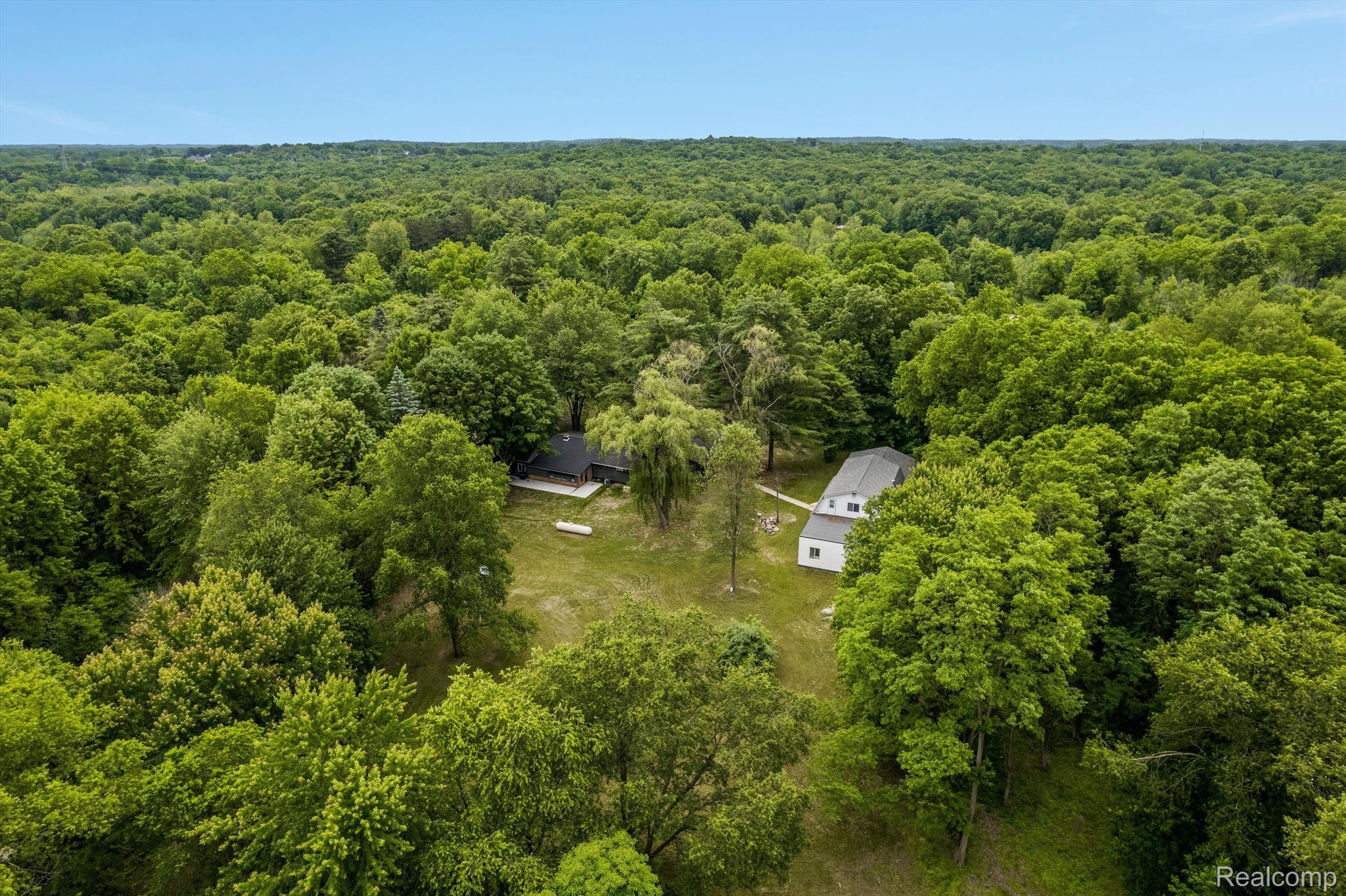 1765 E PREDMORE Road