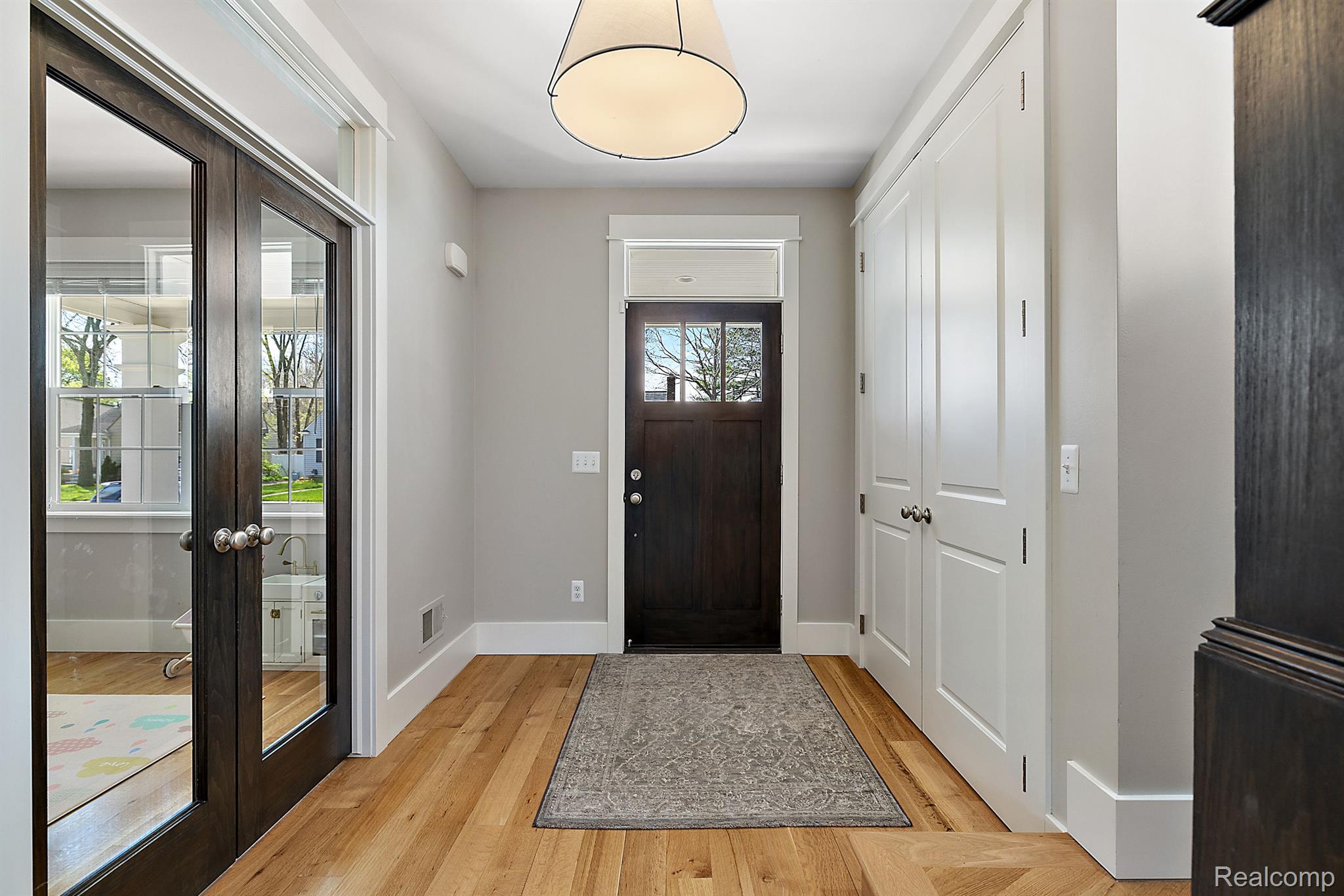 406 N ALTADENA Avenue