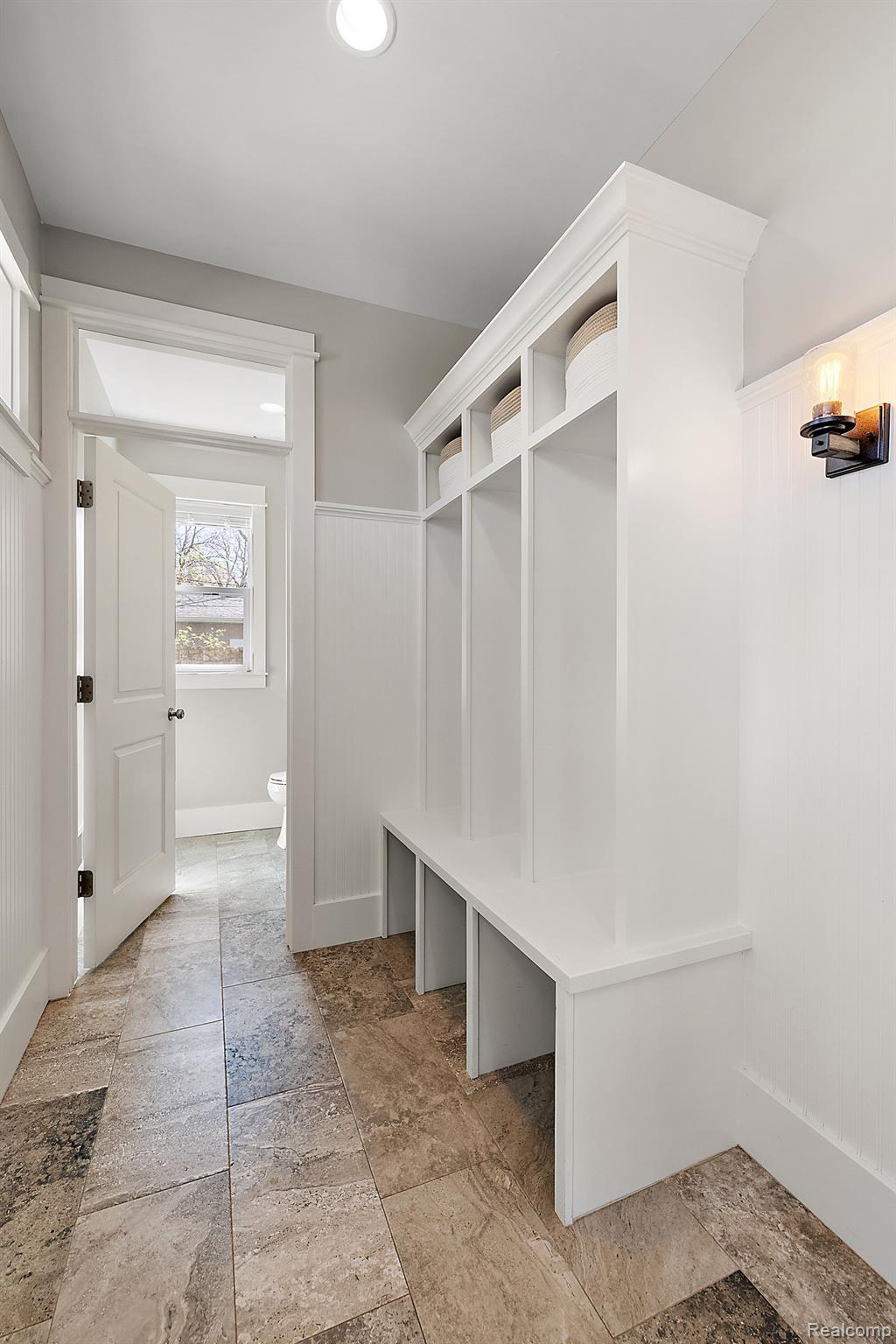 406 N ALTADENA Avenue