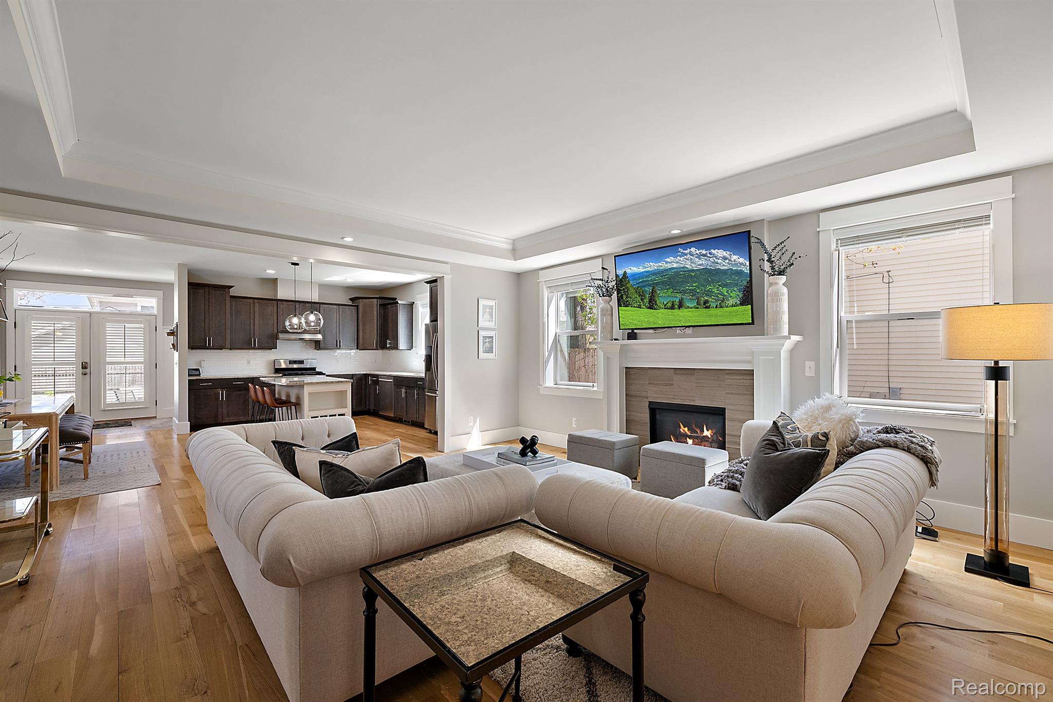 406 N ALTADENA Avenue