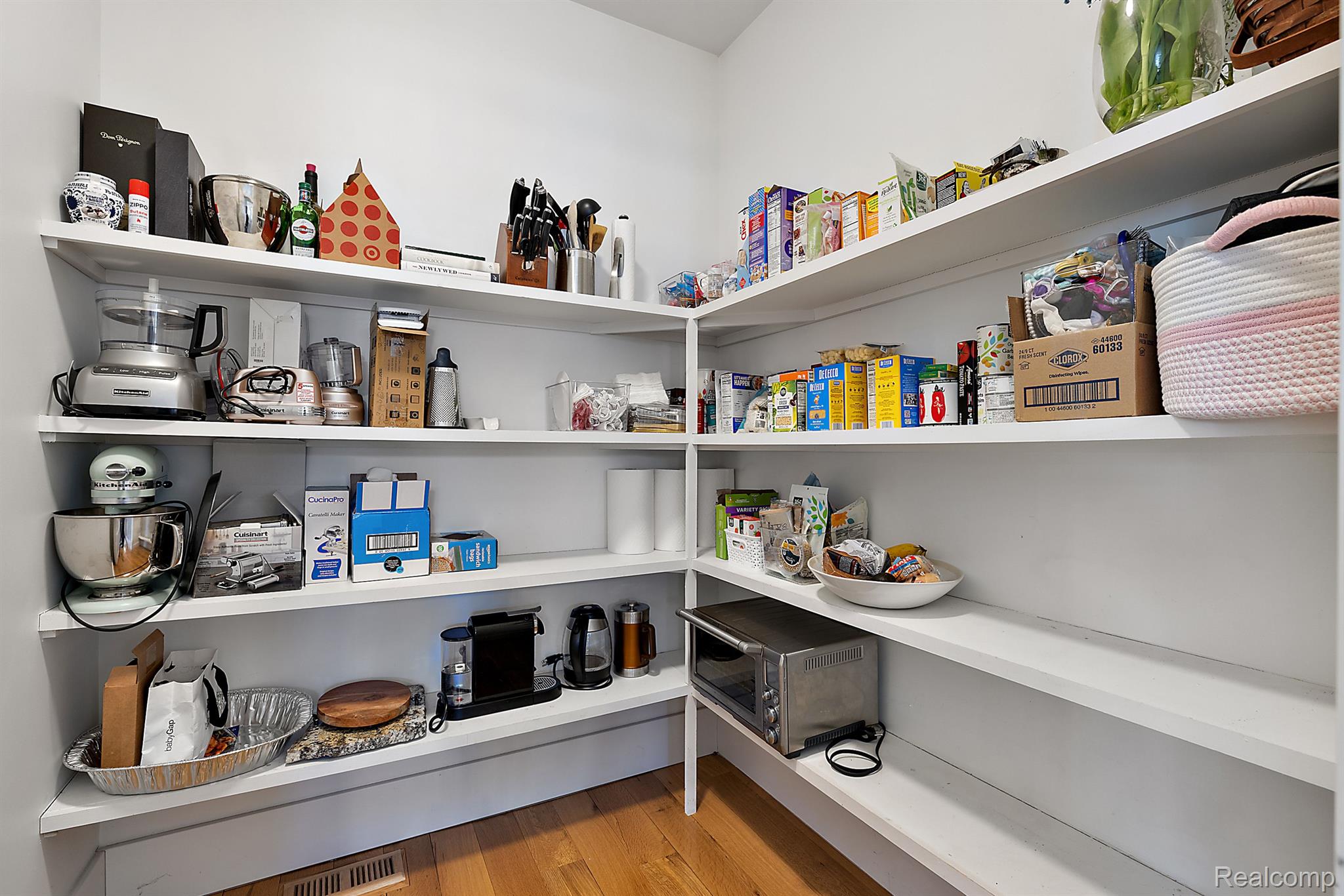 406 N ALTADENA Avenue