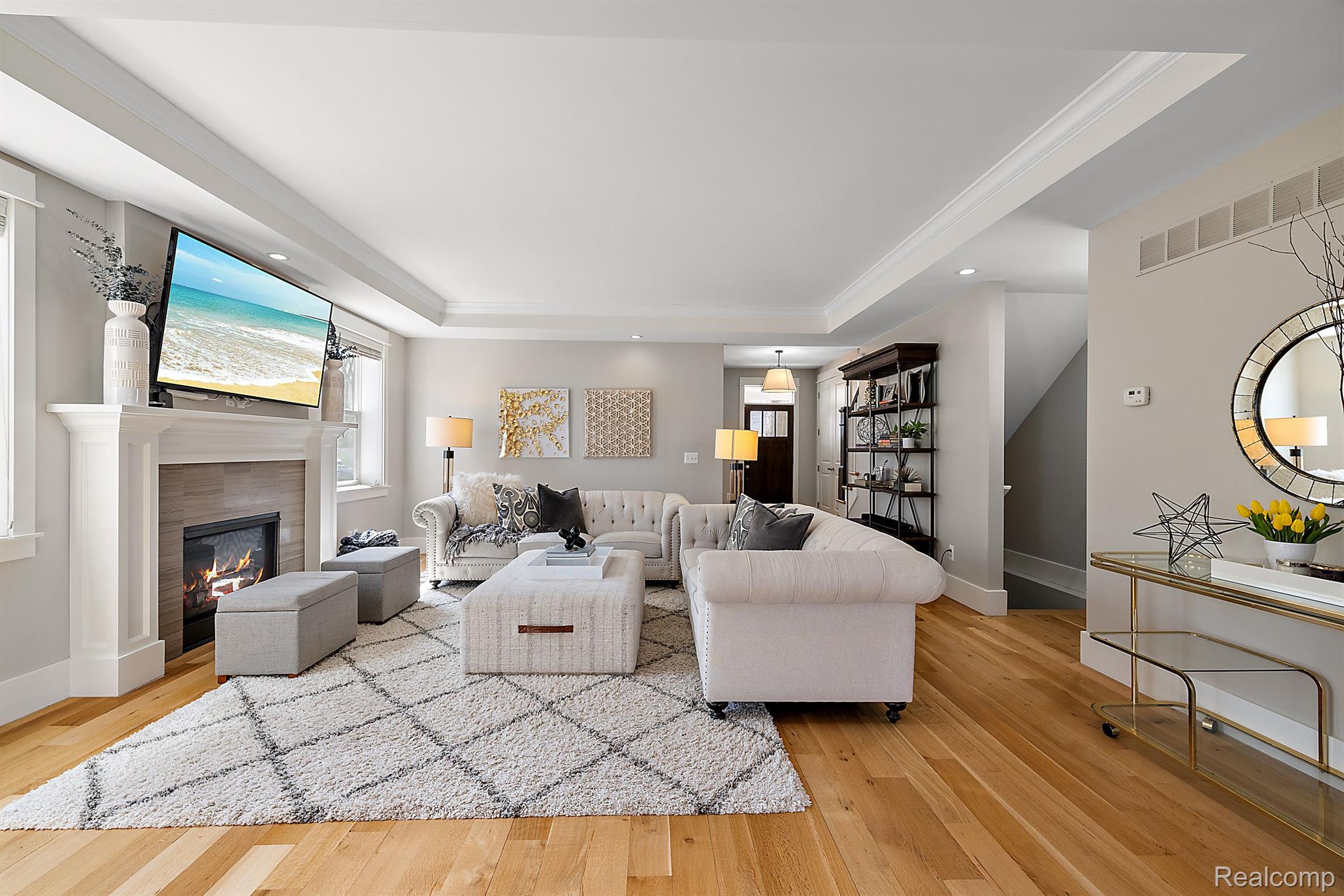 406 N ALTADENA Avenue