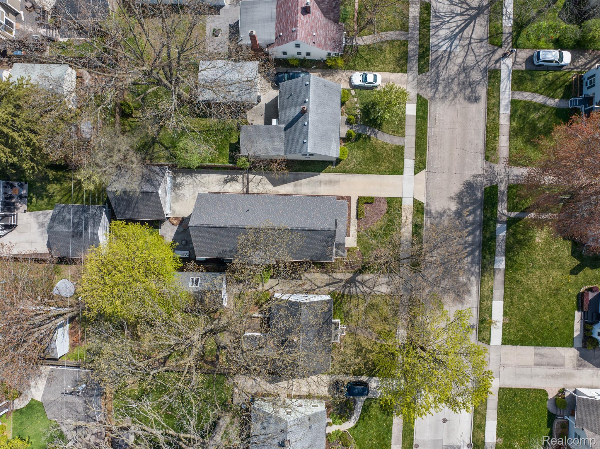 406 N ALTADENA Avenue