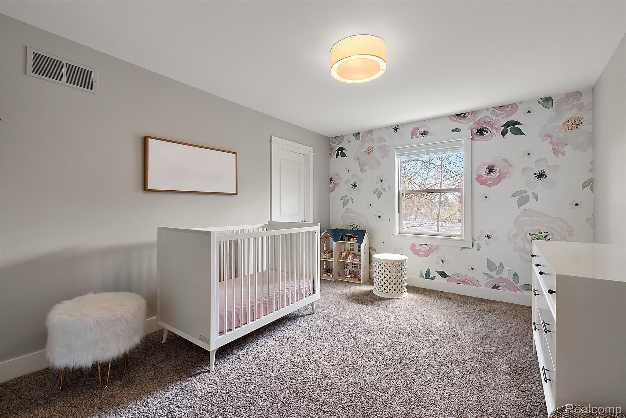 406 N ALTADENA Avenue