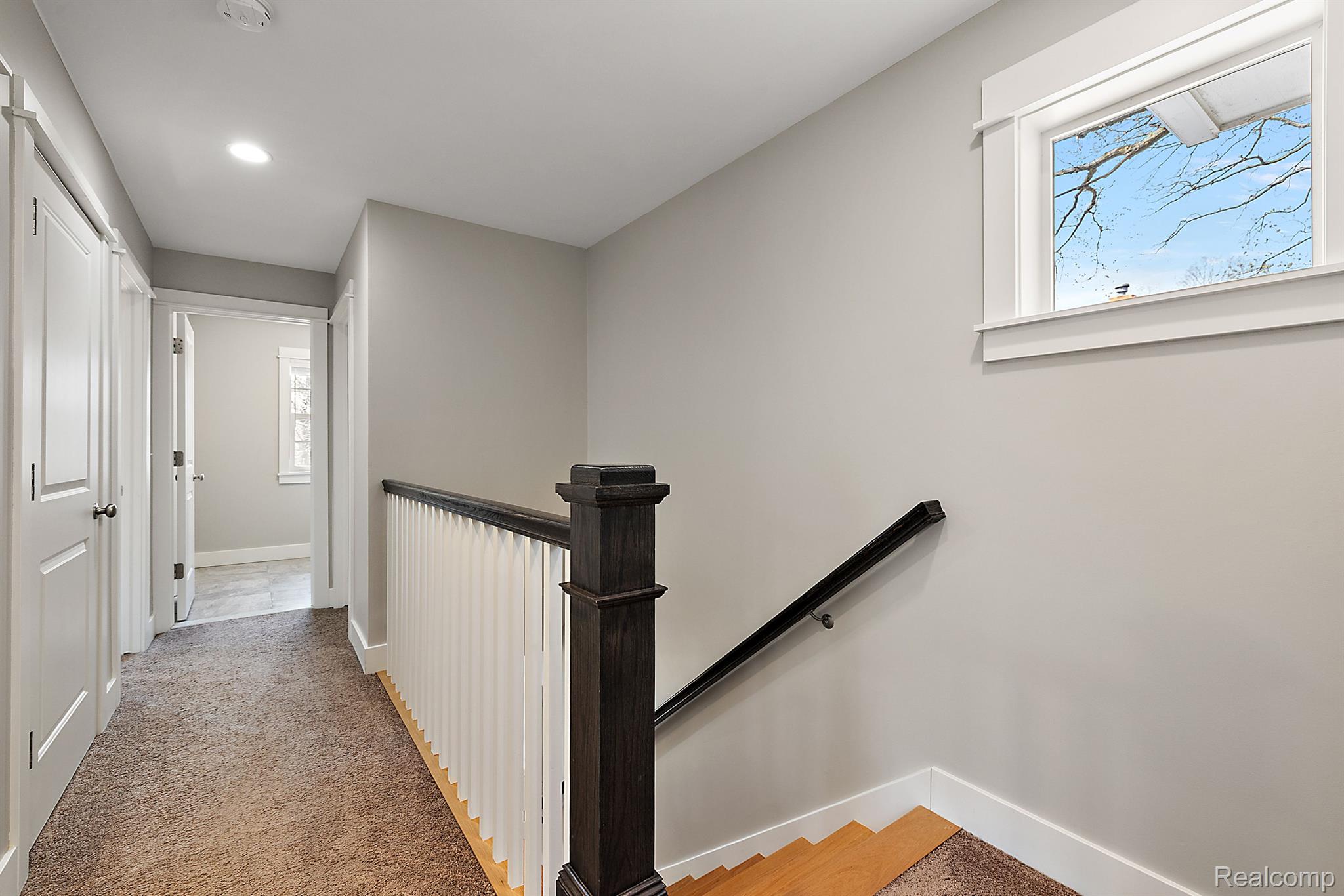 406 N ALTADENA Avenue