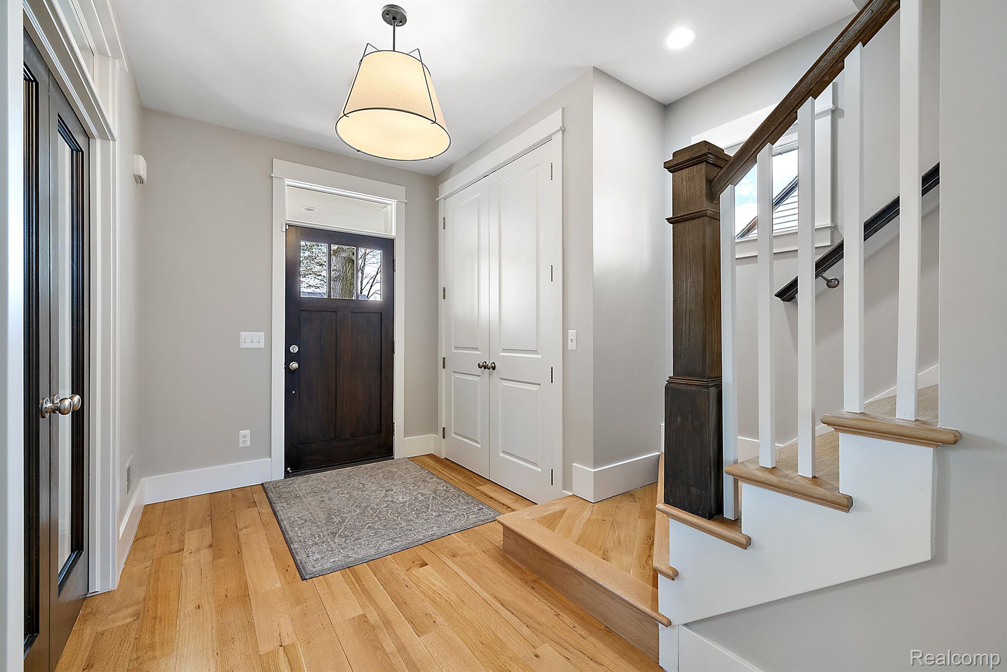 406 N ALTADENA Avenue