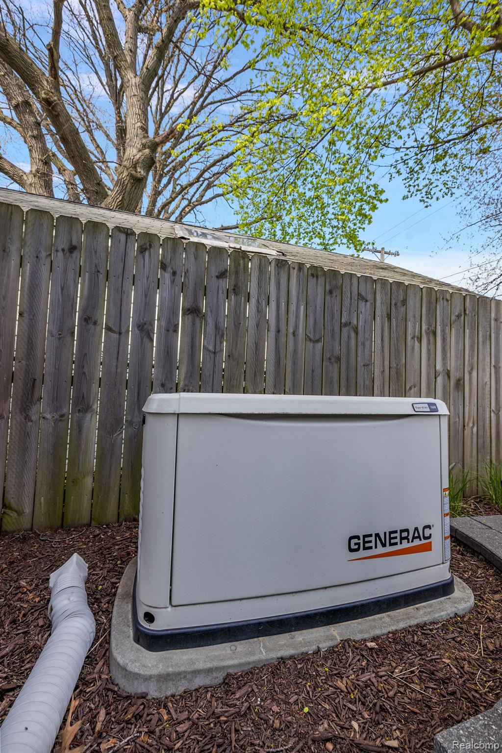 406 N ALTADENA Avenue