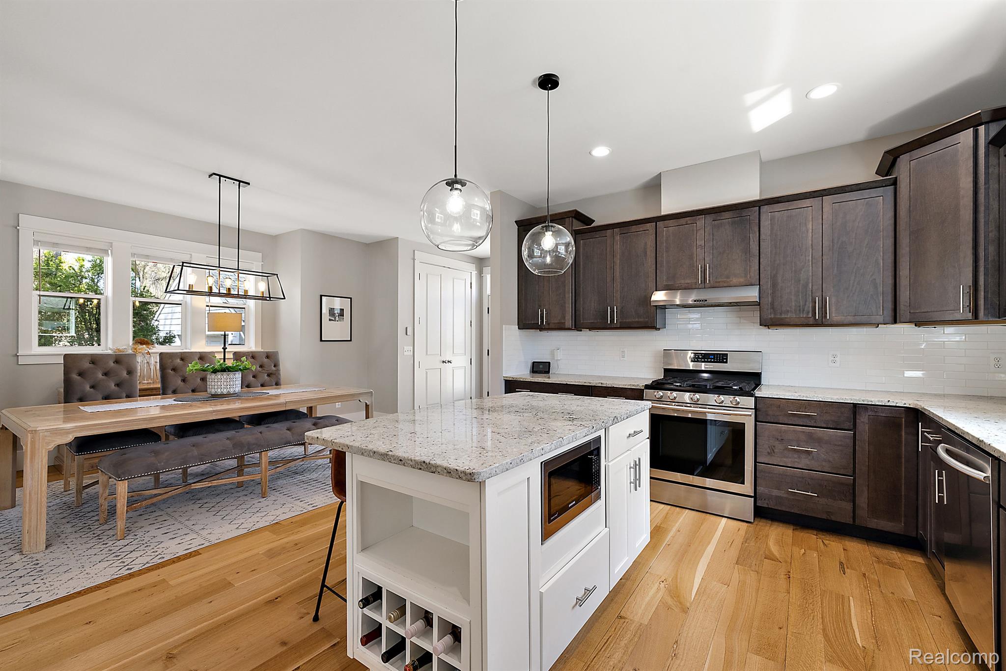 406 N ALTADENA Avenue