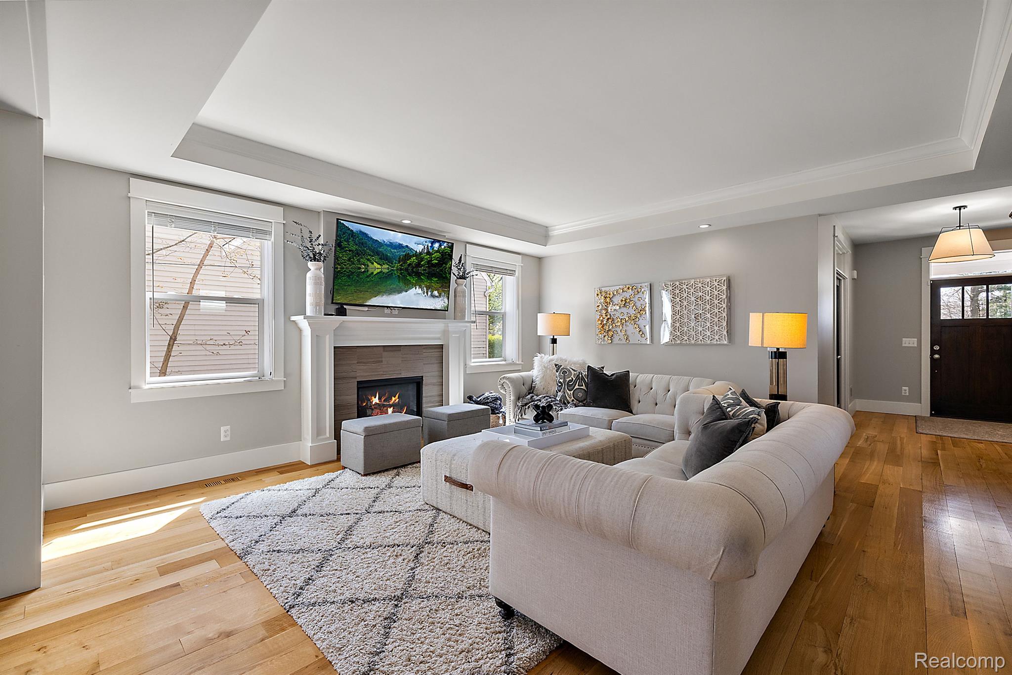 406 N ALTADENA Avenue