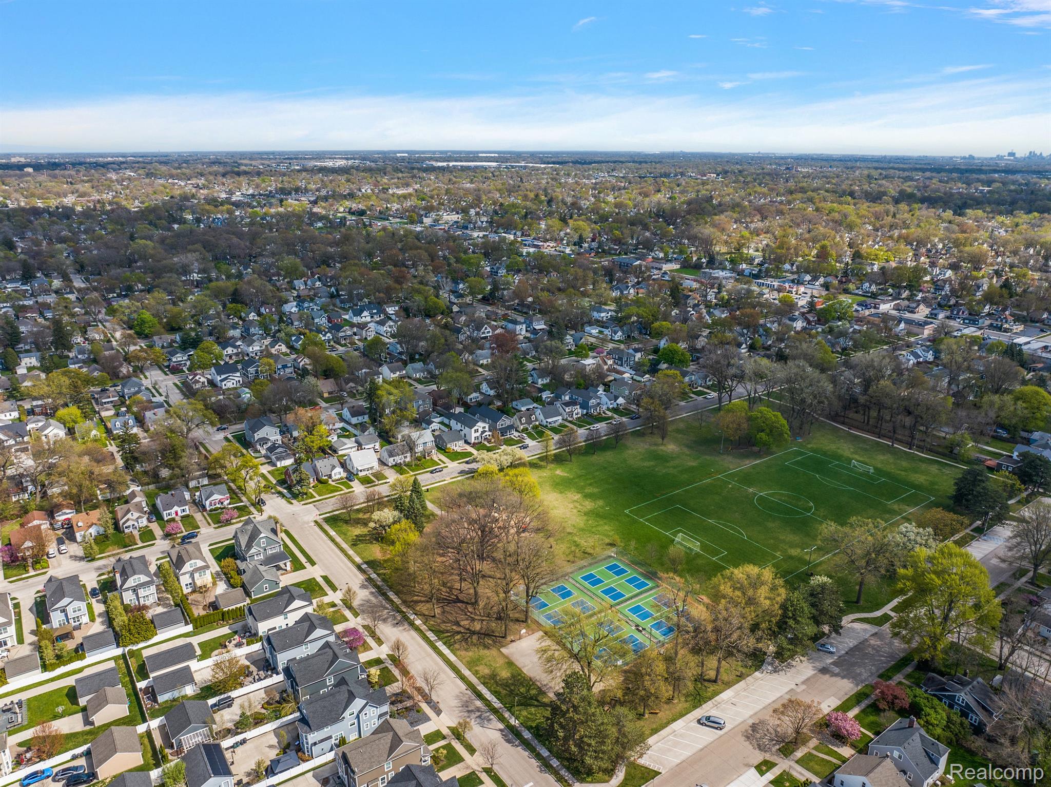 406 N ALTADENA Avenue